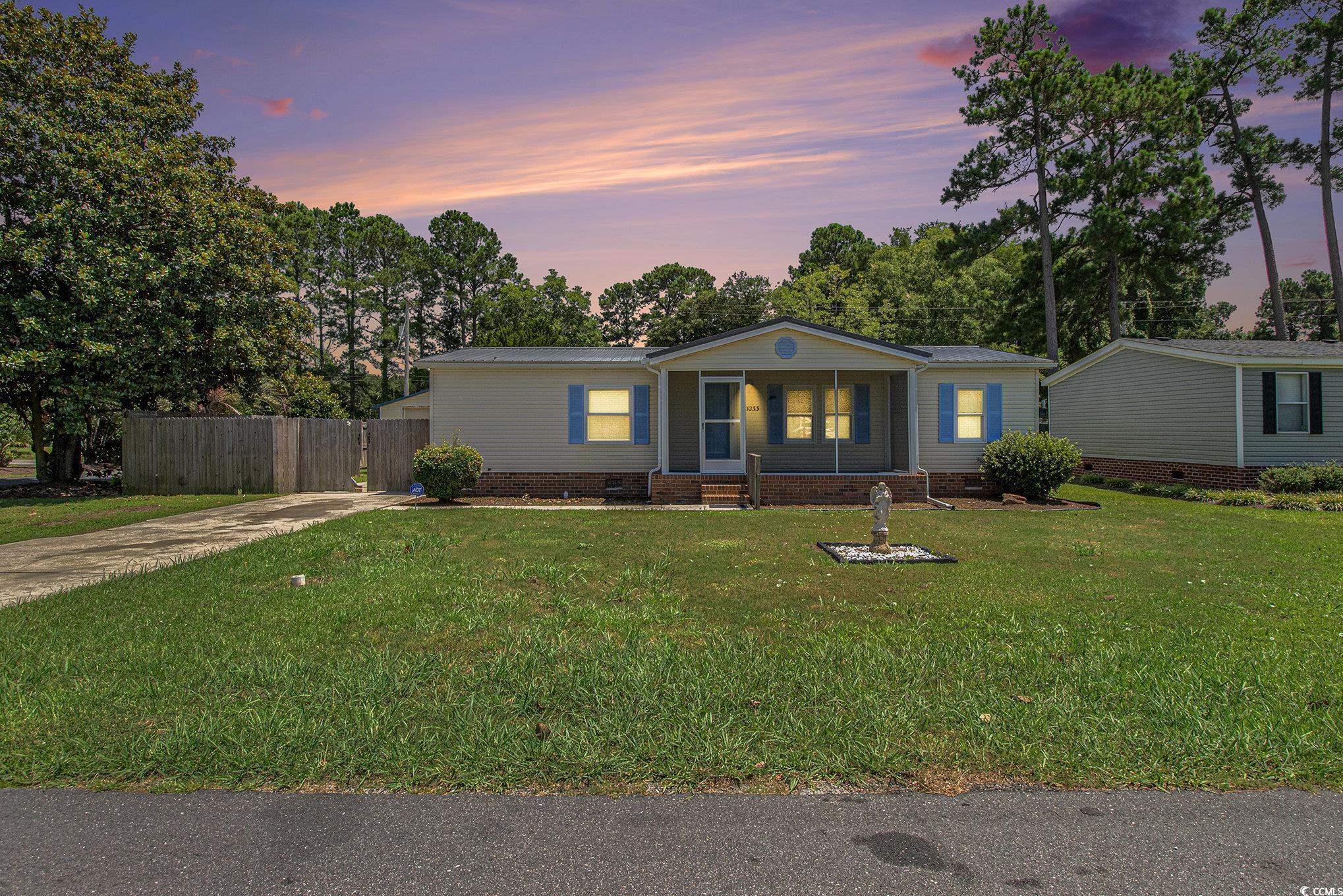 3233 Lyndon Dr., Little River SC 29566