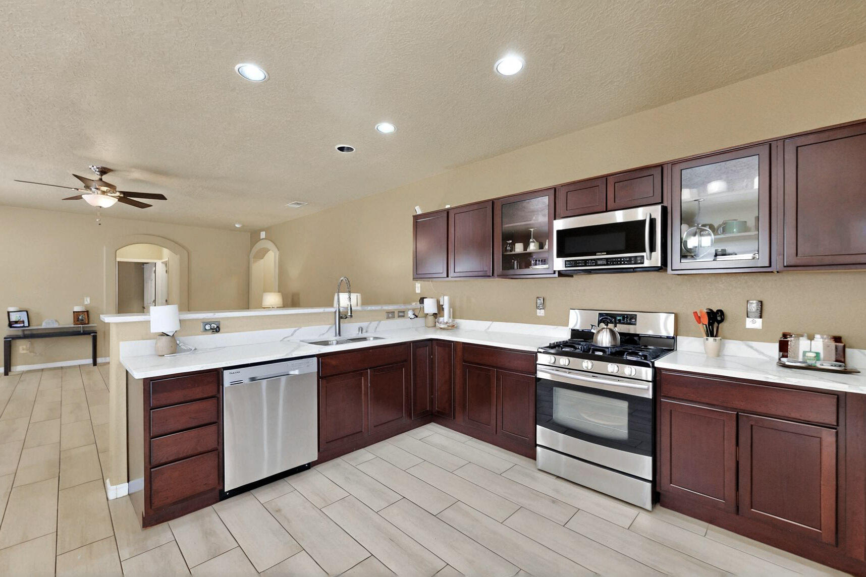 1019 MAROA Street, Albuquerque NM 87120