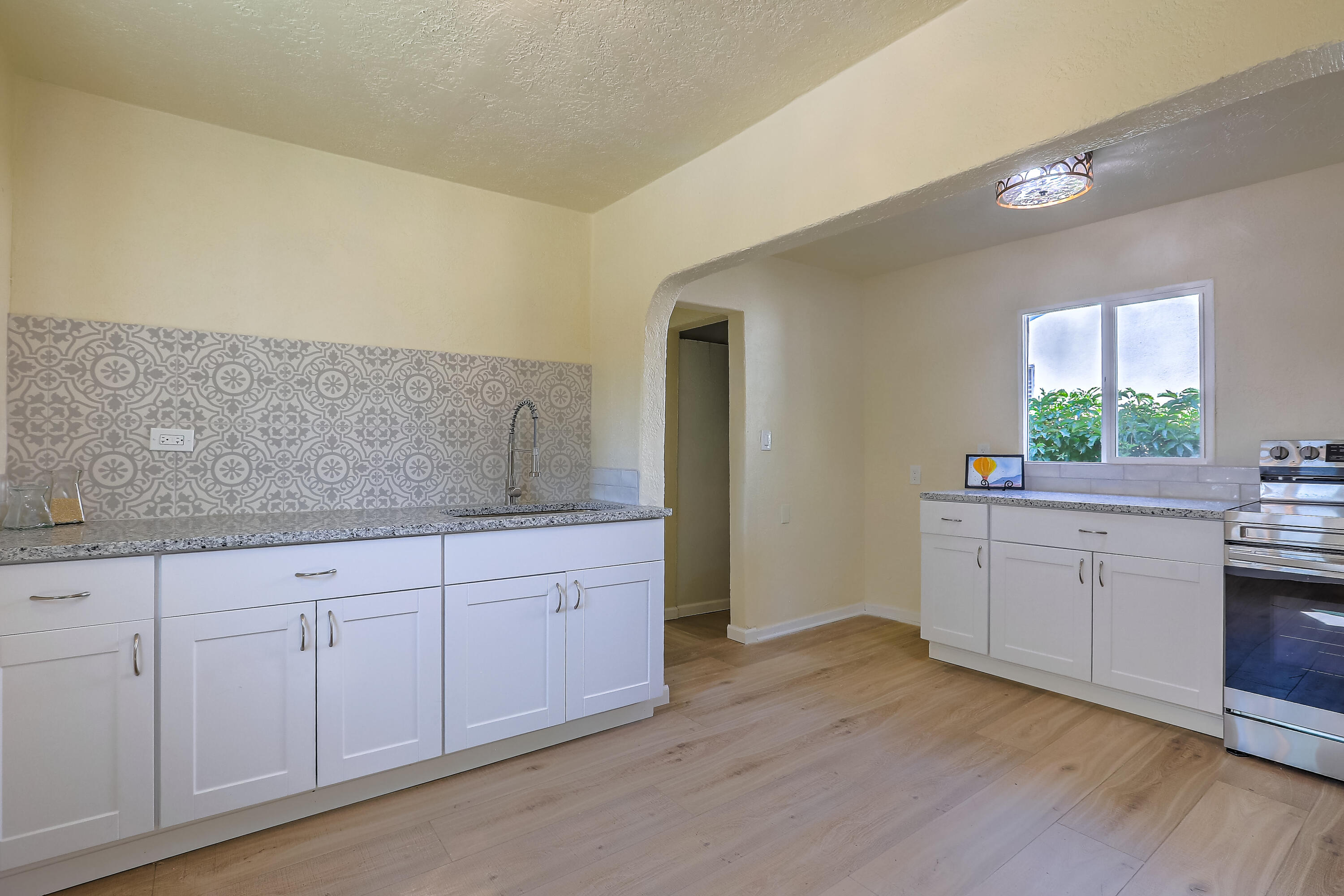 822 Lewis Avenue, Albuquerque NM 87102