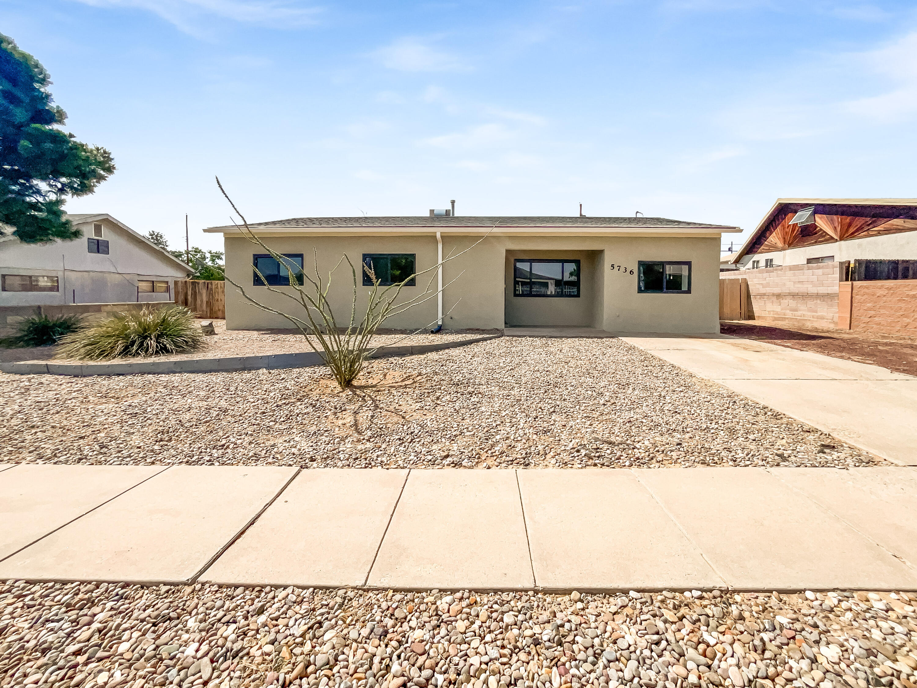 5736 IRVING Boulevard, Albuquerque NM 87114