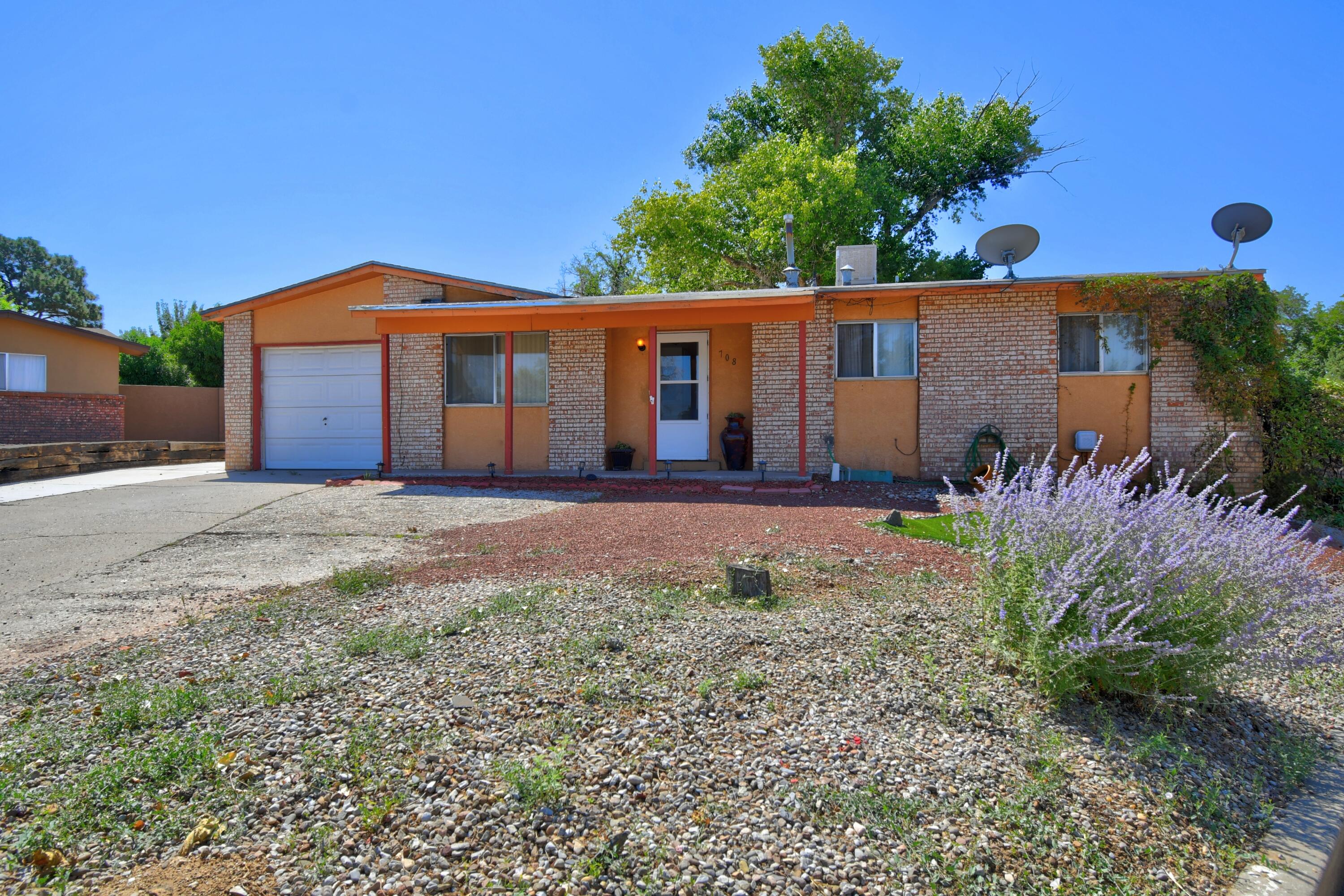 708 Landman Place, Albuquerque NM 87109