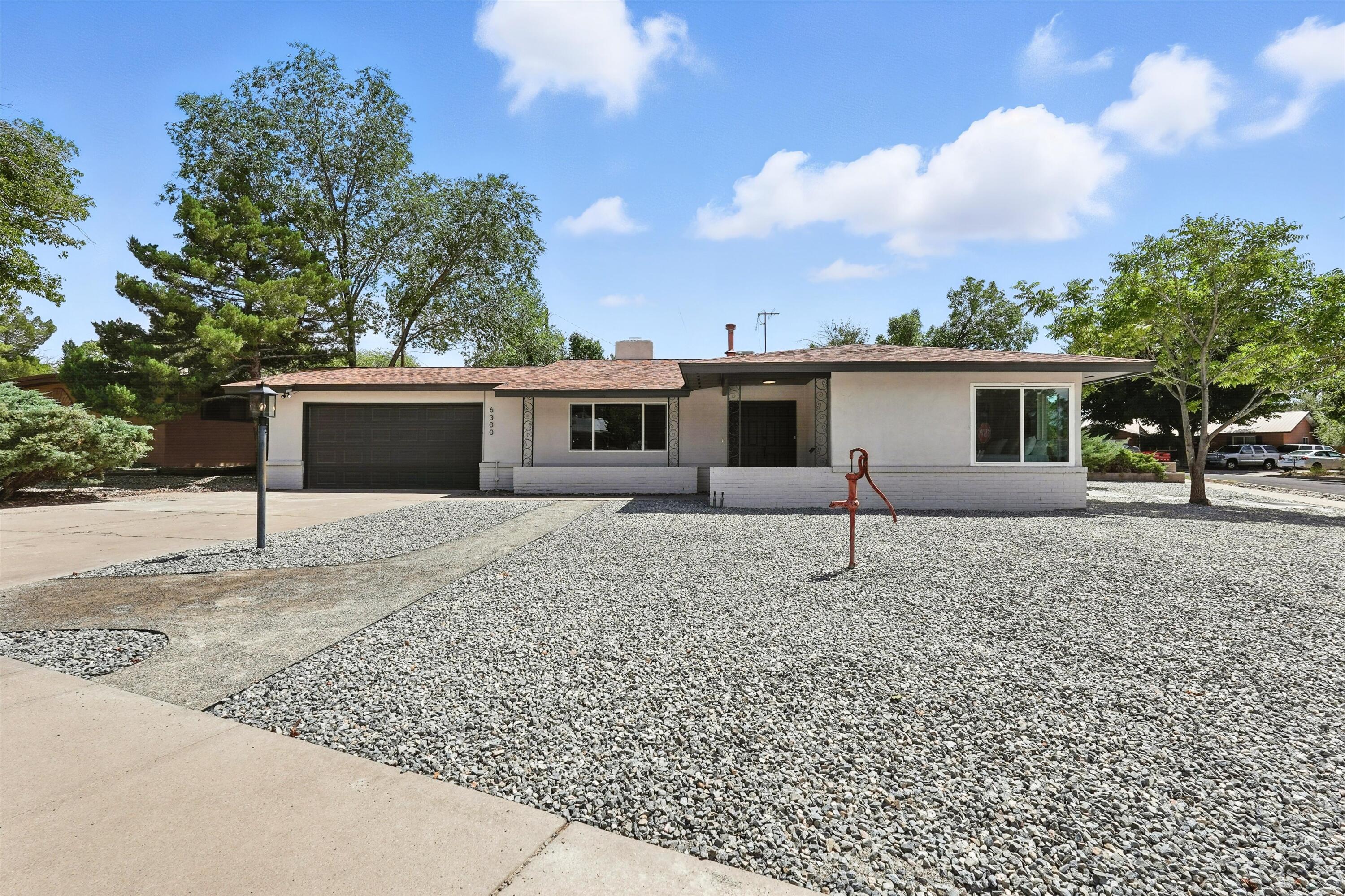 6300 TOPKE Place, Albuquerque NM 87109