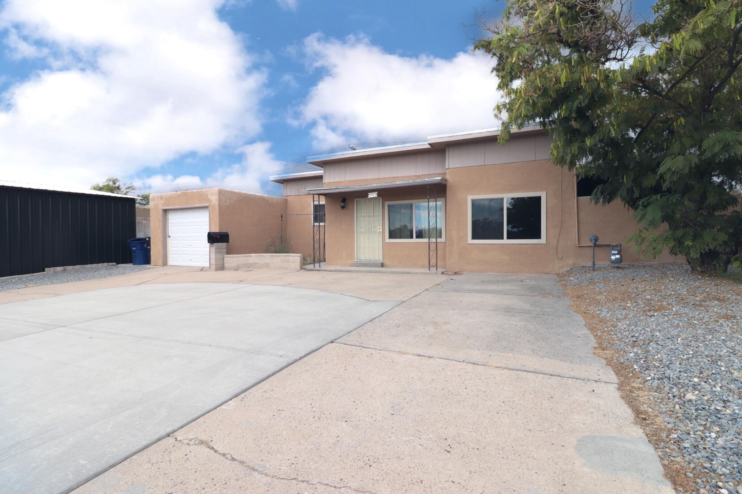 463 Loma Hermosa Drive, Albuquerque NM 87105