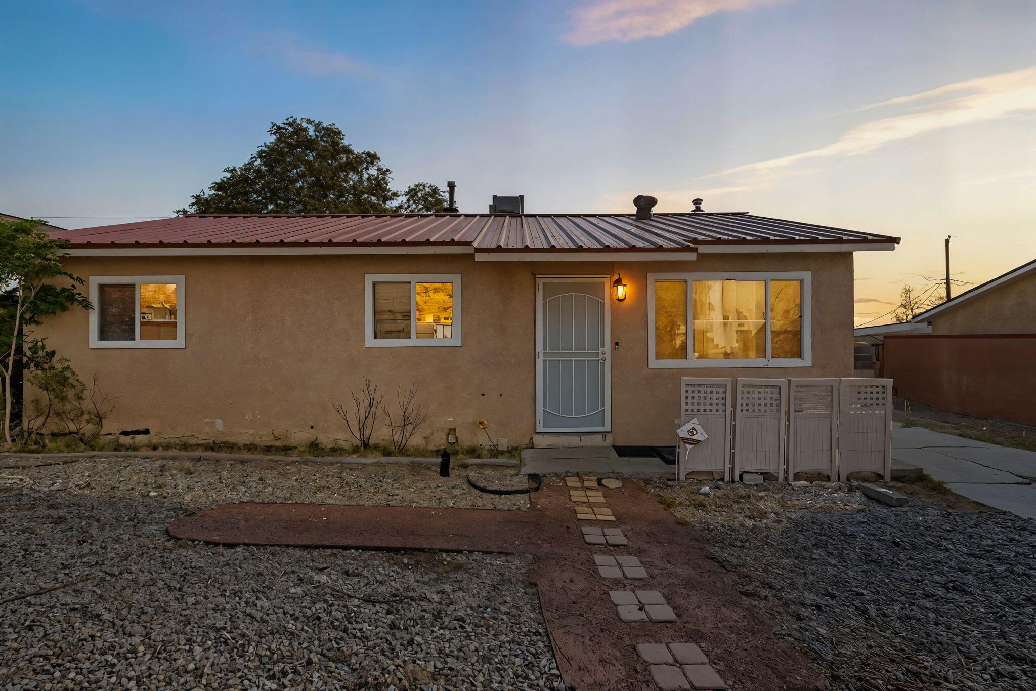 420 69TH Street, Albuquerque NM 87121