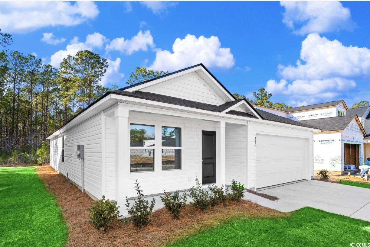 512 Runaway Train Dr, Loris SC 29569