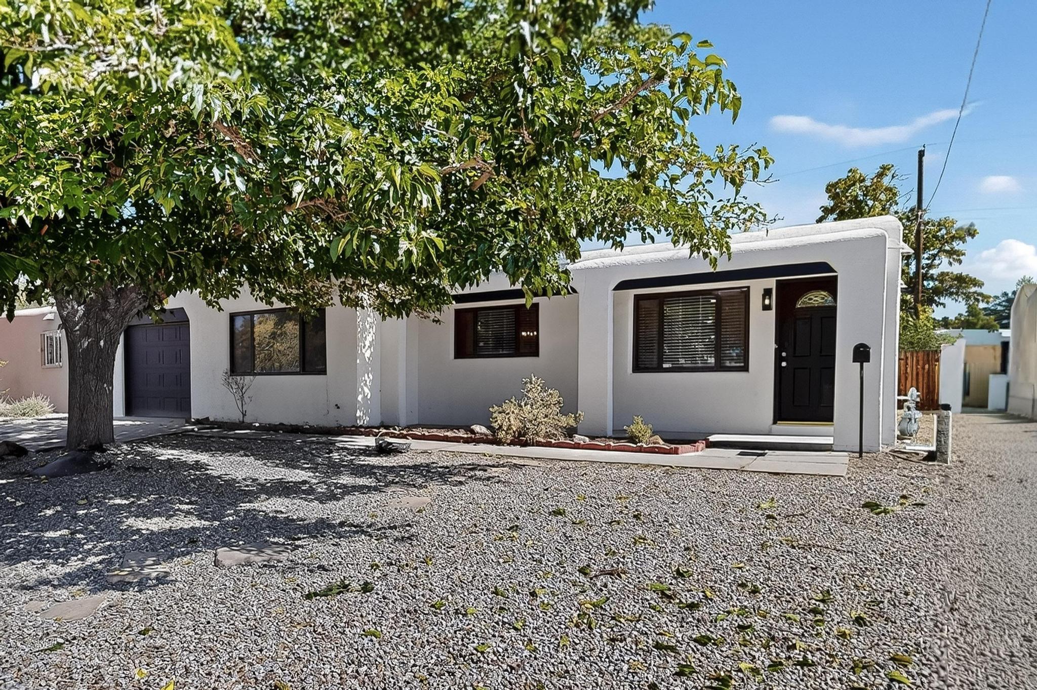 1820 Lester Drive NE Drive, Albuquerque NM 87112