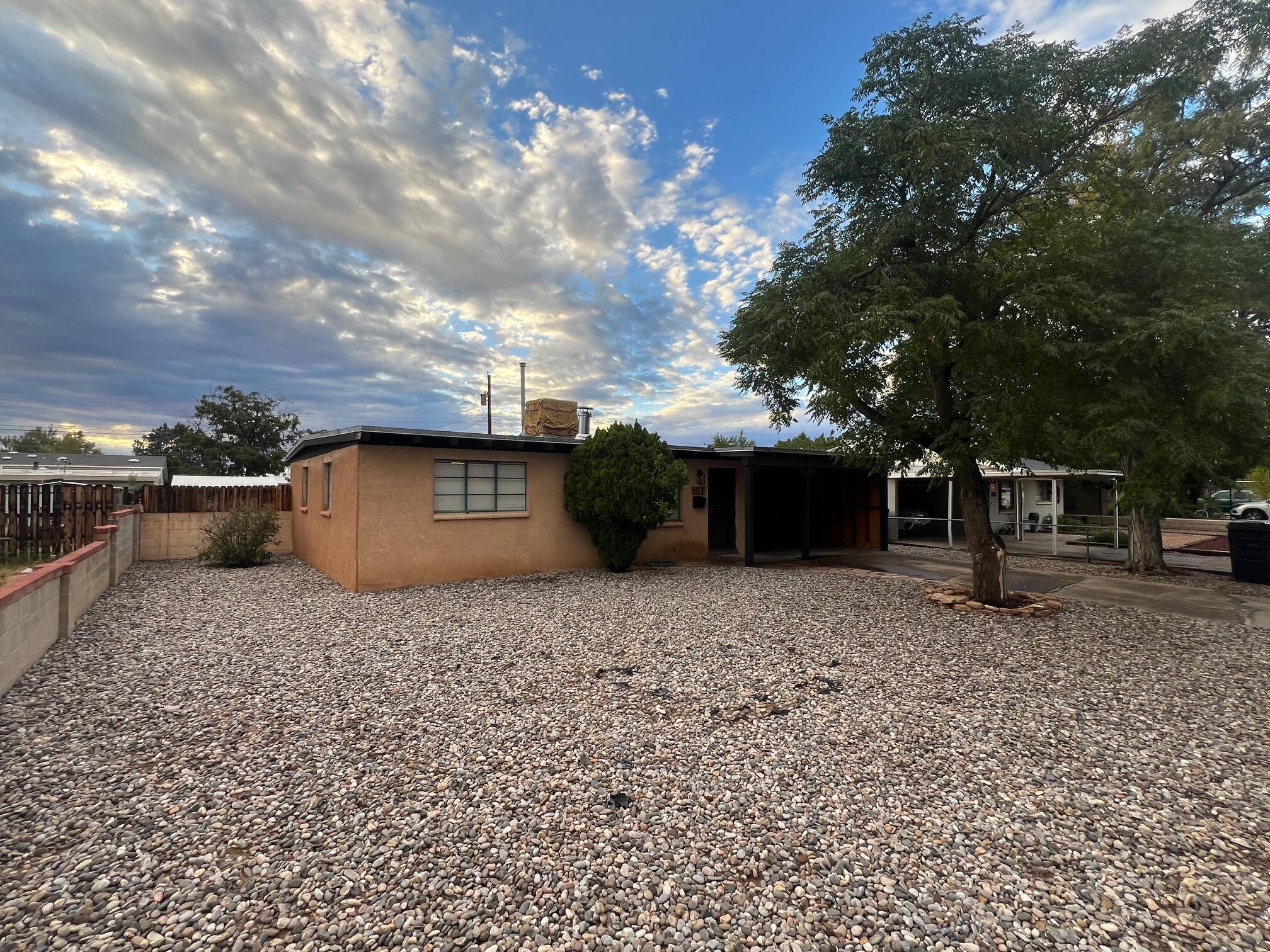 2819 MONTCLAIRE Drive, Albuquerque NM 87110