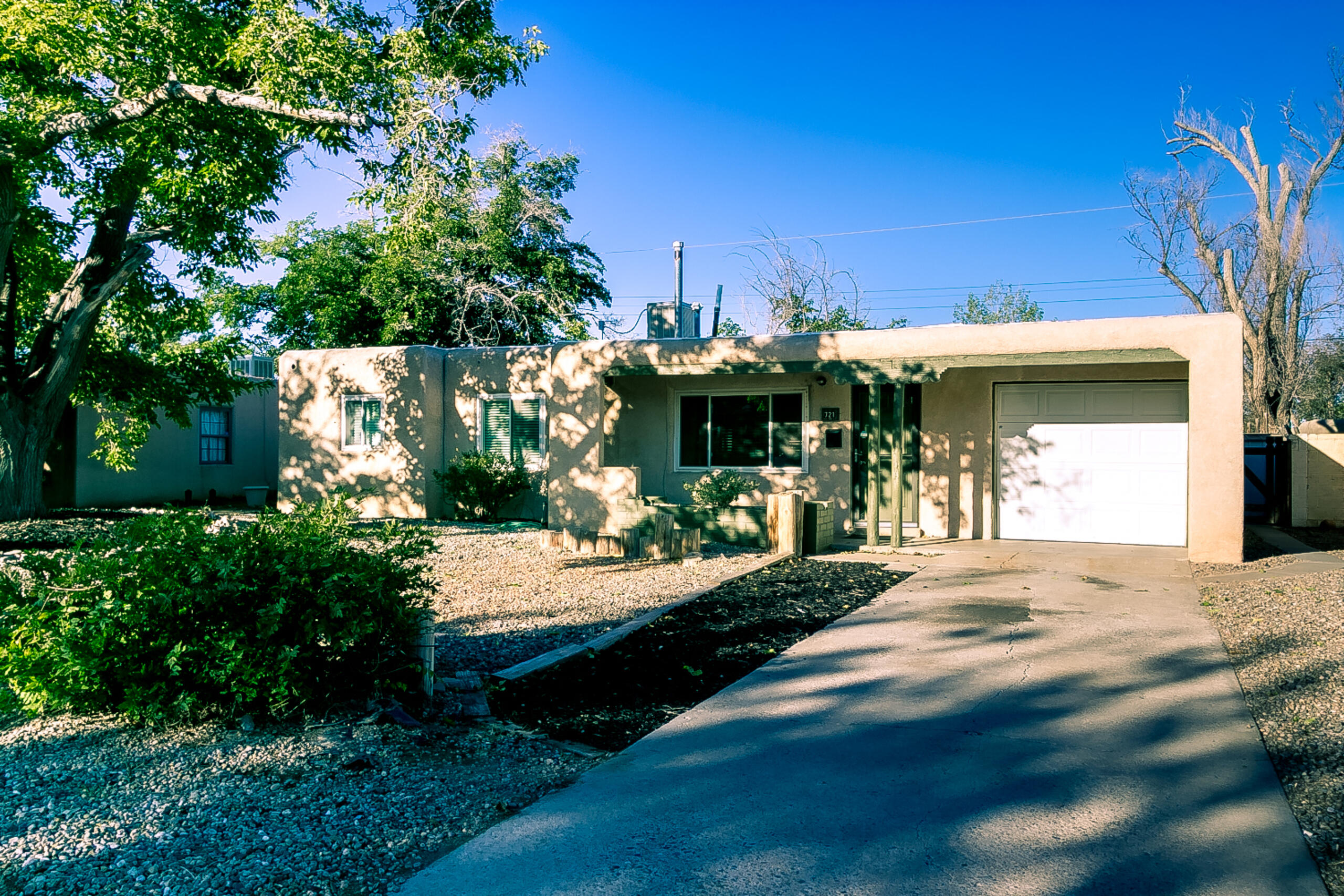 721 Palomas Drive, Albuquerque NM 87108