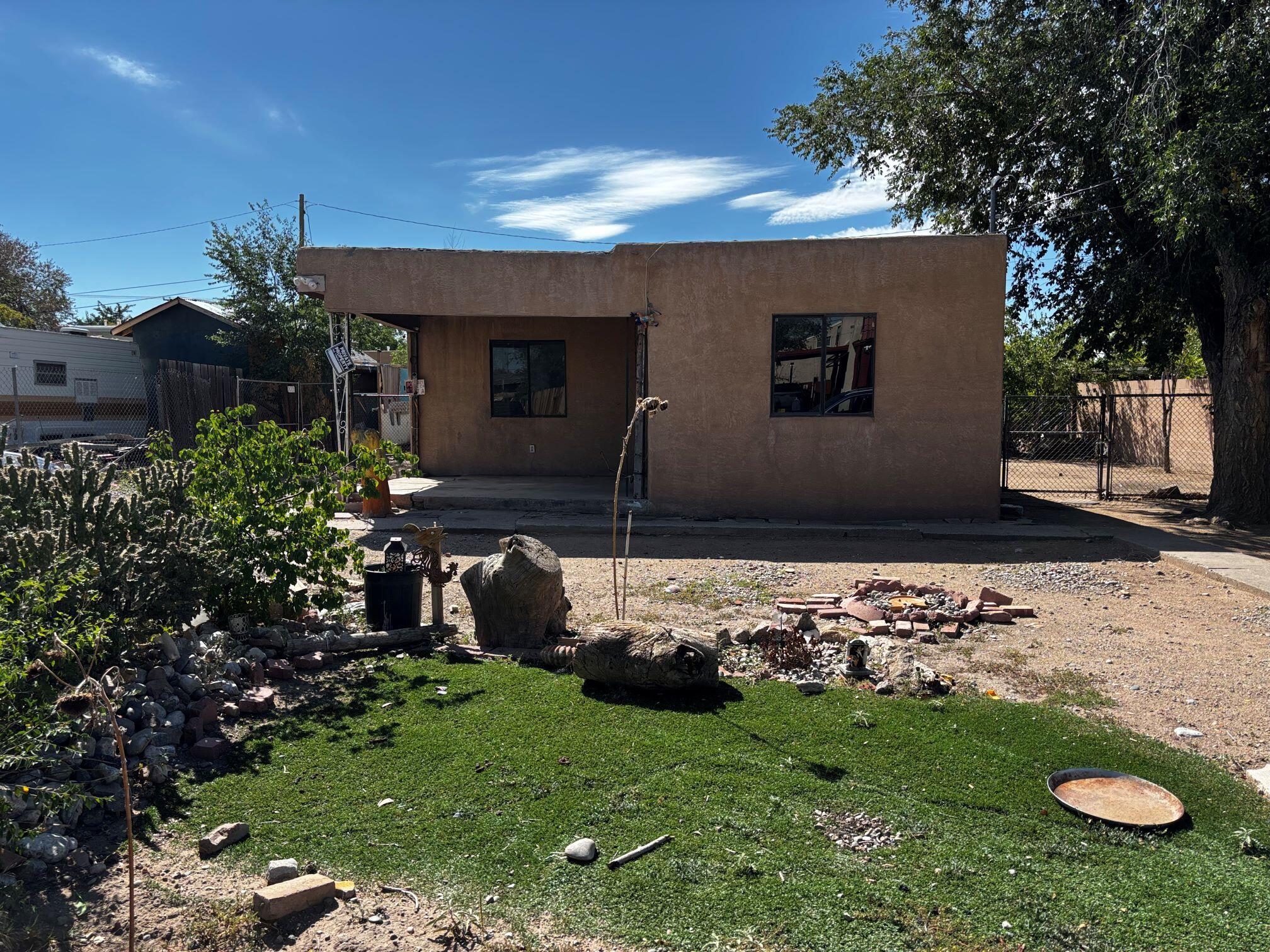1804 Slate Avenue, Albuquerque NM 87104