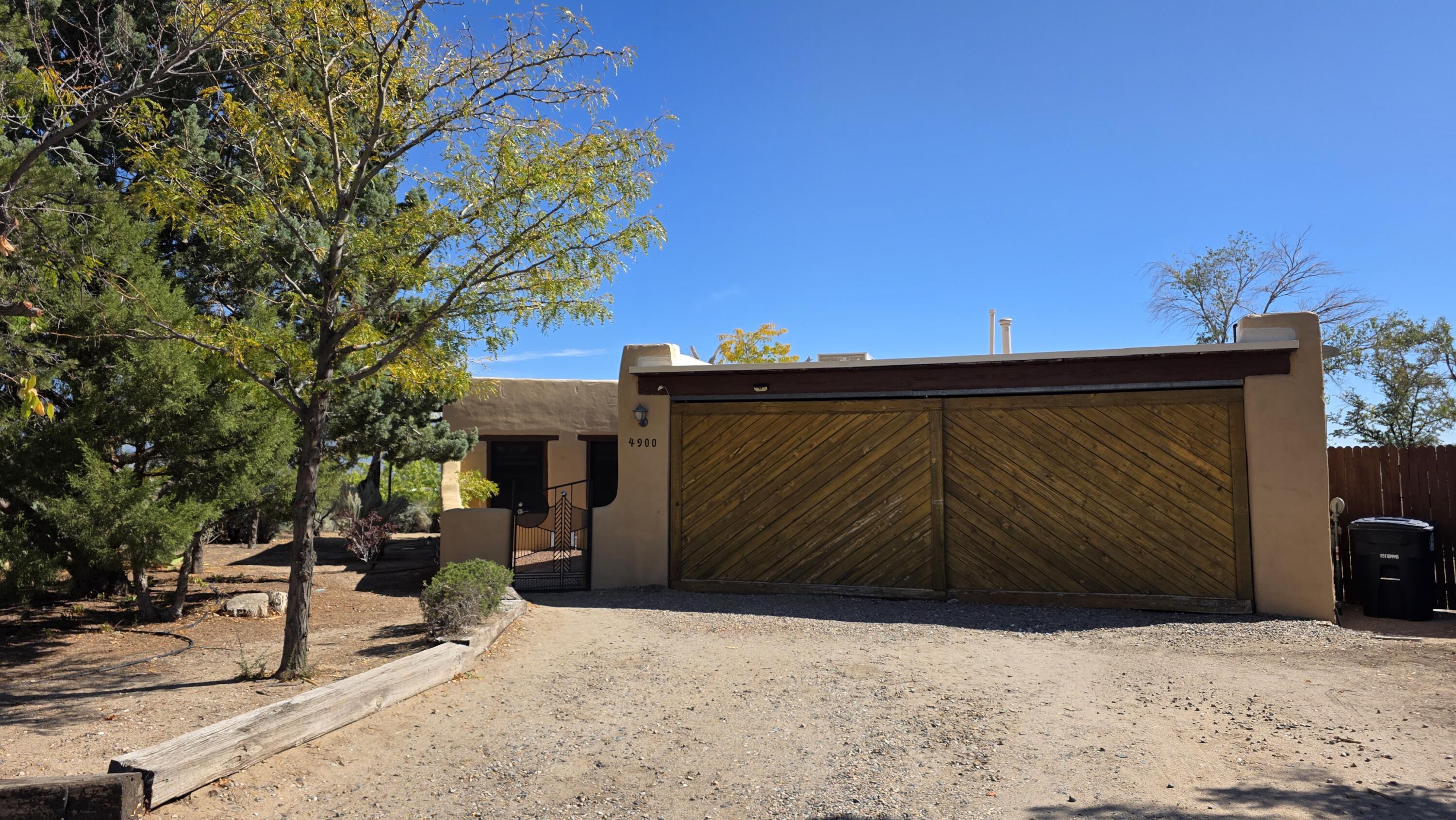 4900 Alberta Lane, Albuquerque NM 87120