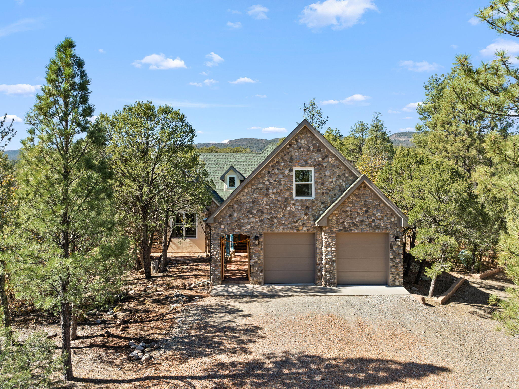 19 Canyon Lane, Cedar Crest NM 87008