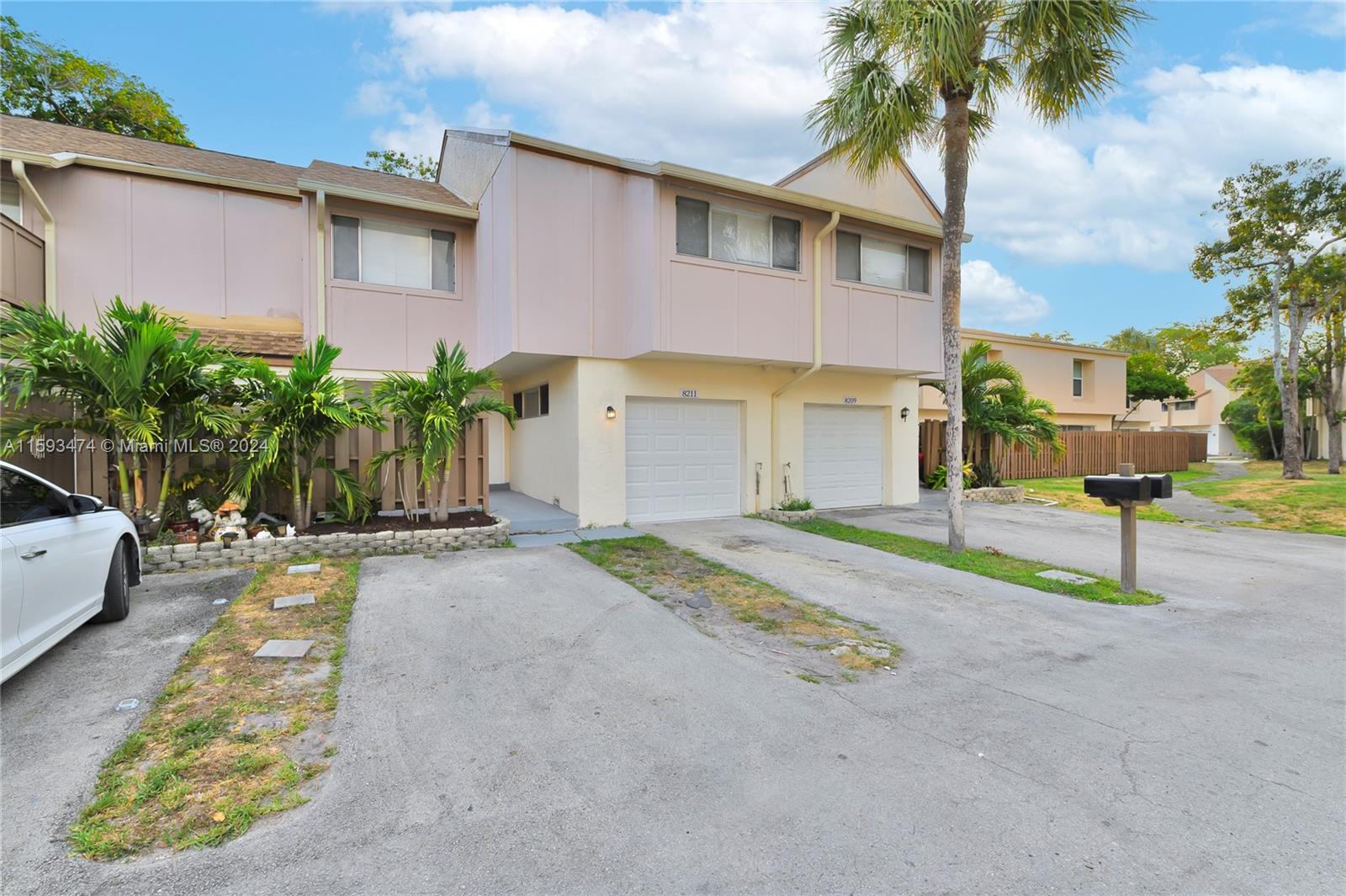 8211 NW 8th St Unit 2, Plantation FL 33324