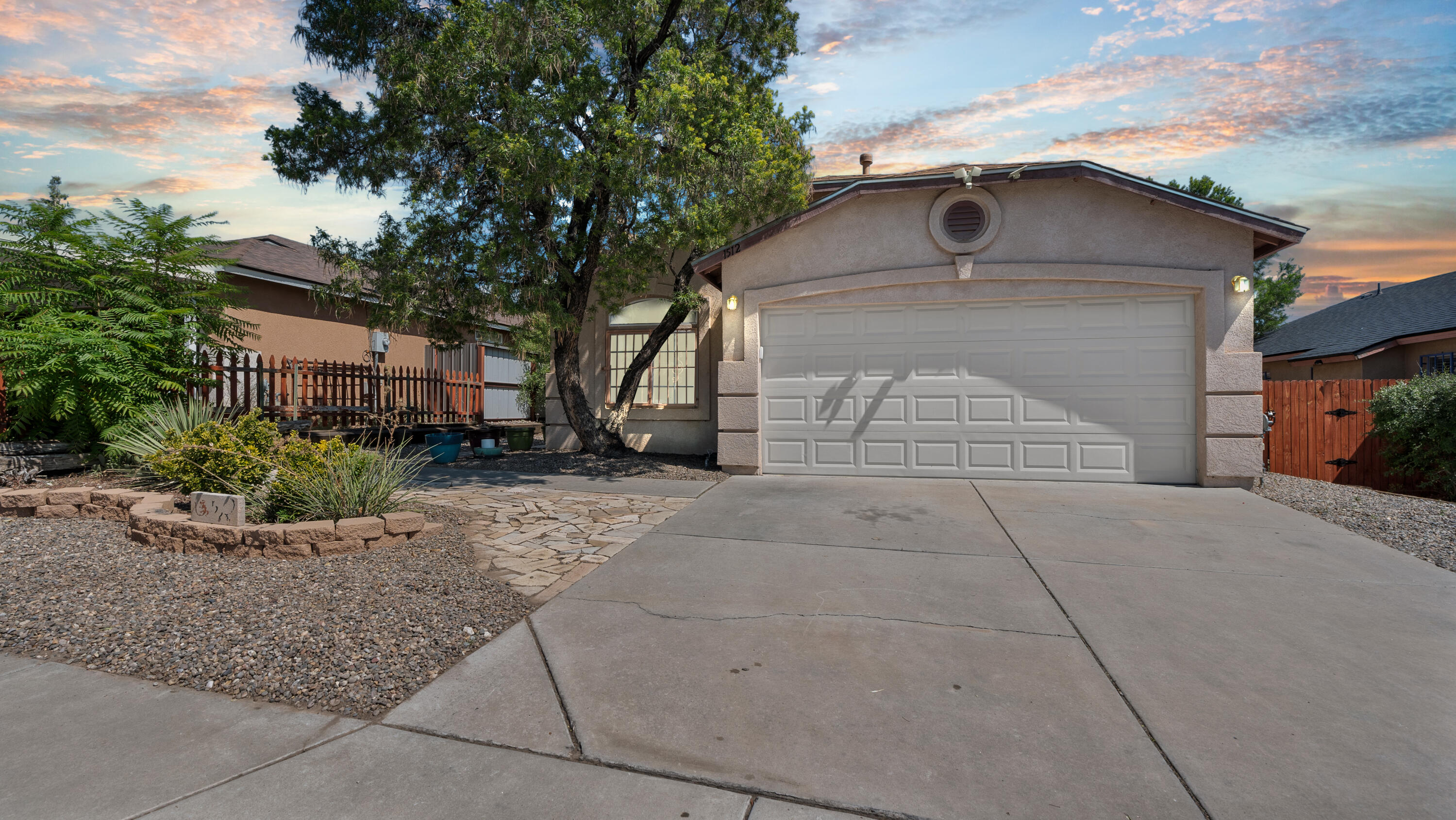 1512 QUIET DESERT Drive, Albuquerque NM 87121