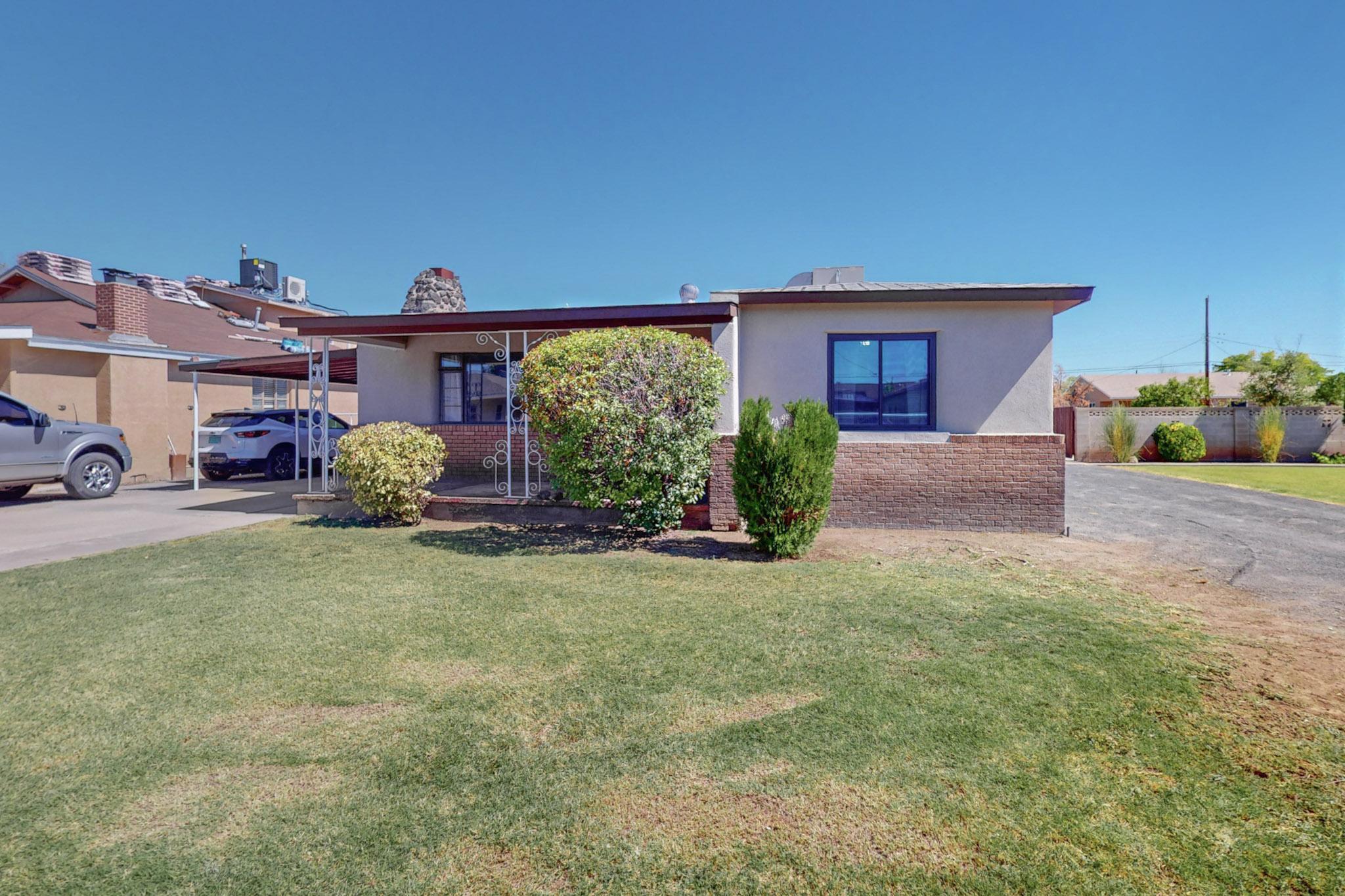 1718 EVERGREEN Drive, Albuquerque NM 87105