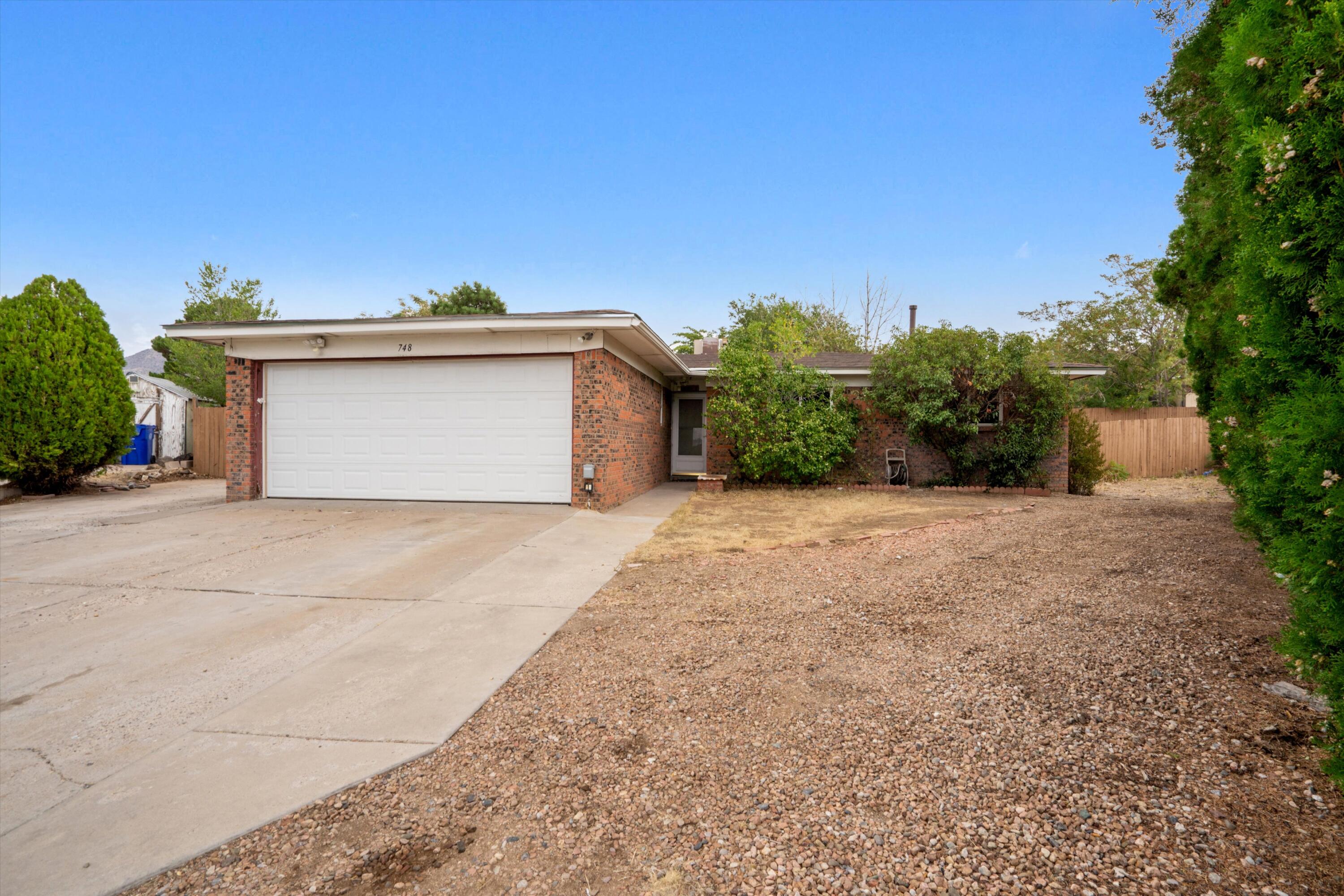 748 CHELWOOD PARK Boulevard, Albuquerque NM 87123