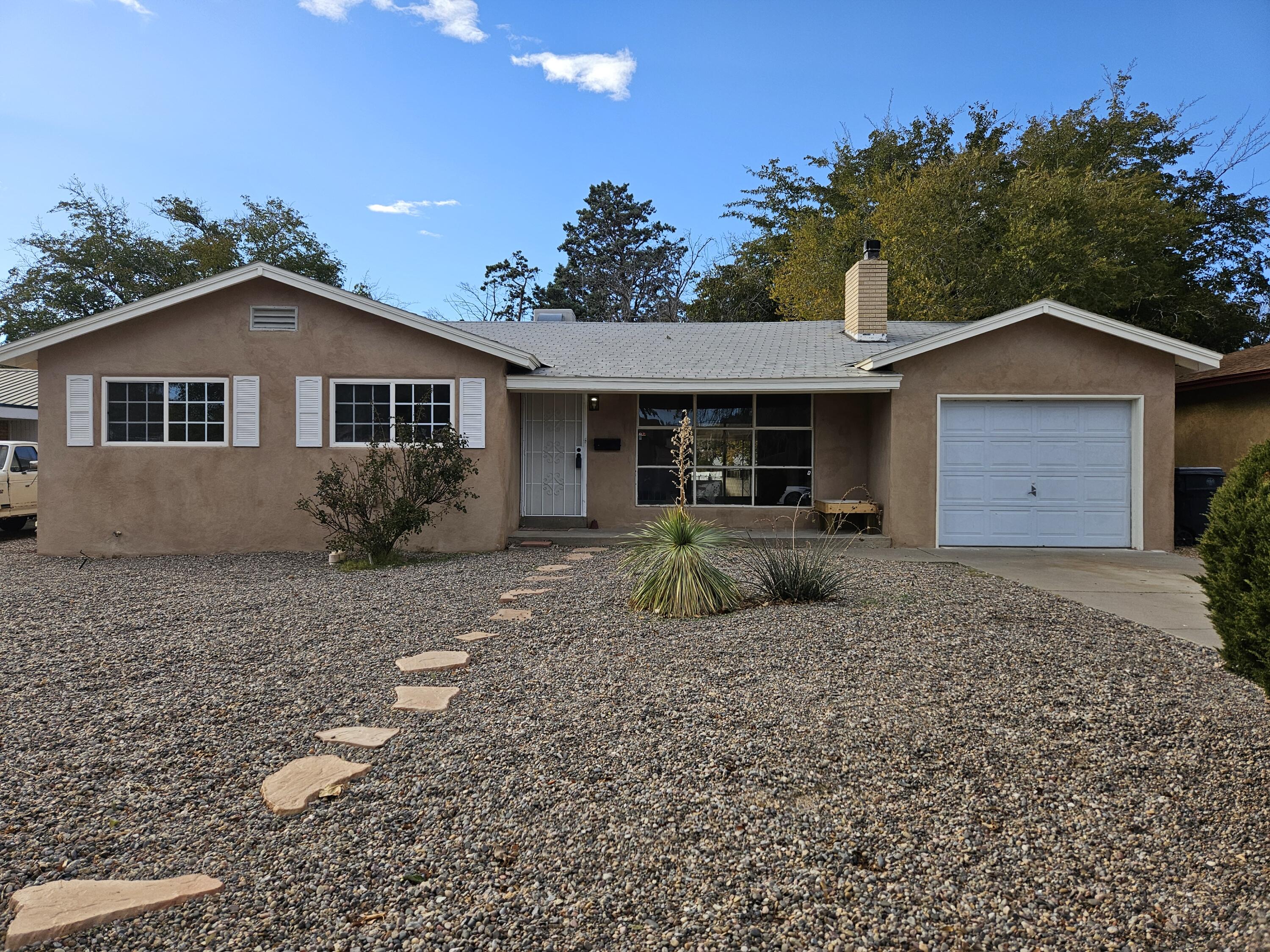 2821 ARIZONA Street, Albuquerque NM 87110