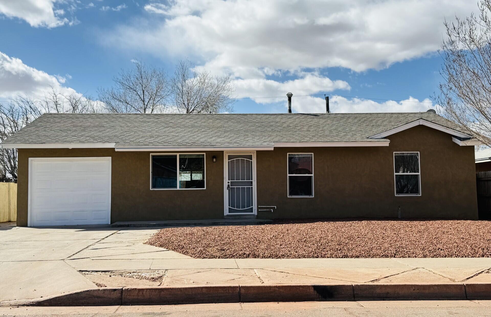1025 LUTHY Circle, Albuquerque NM 87112