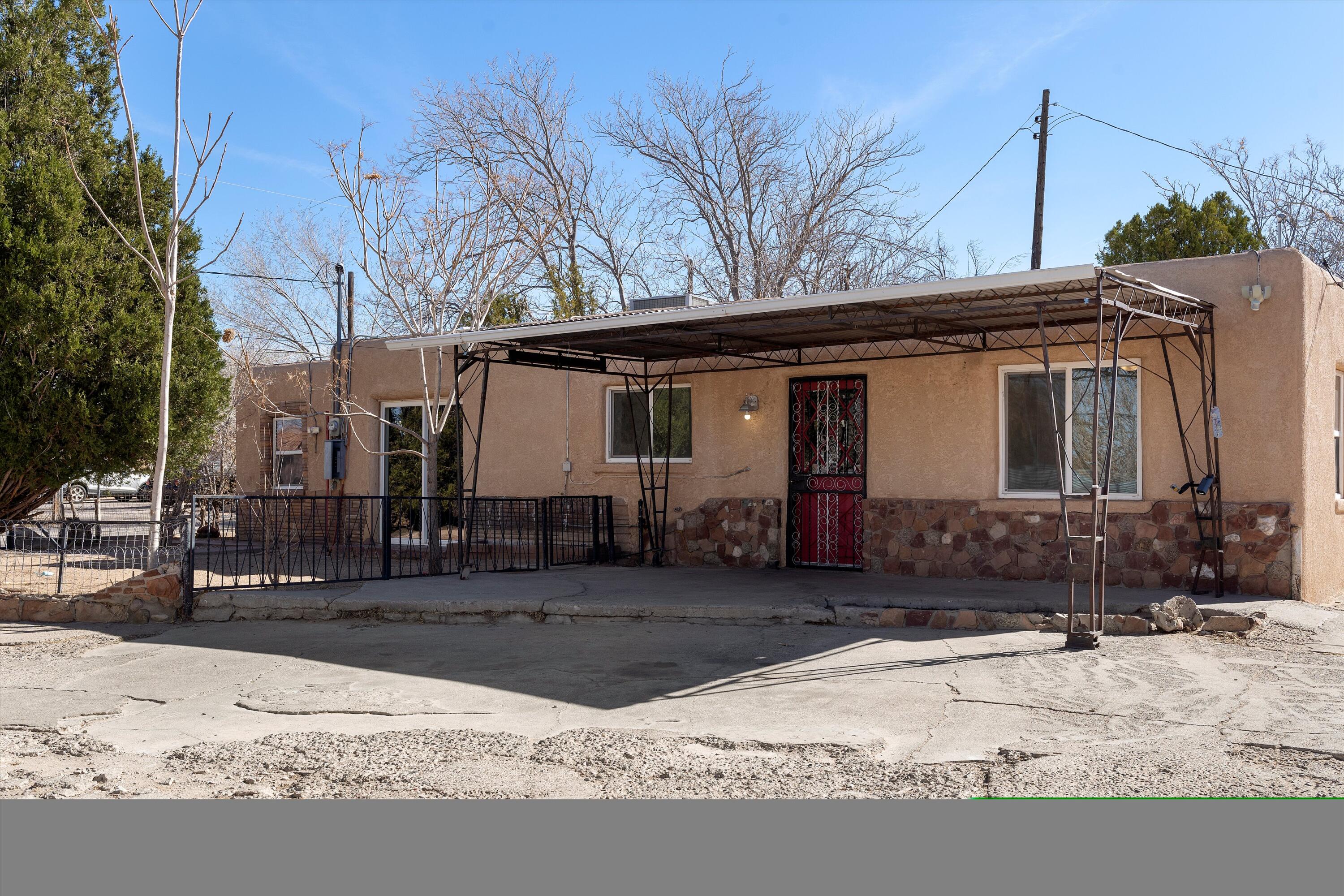 214 Garcia Road, Albuquerque NM 87113