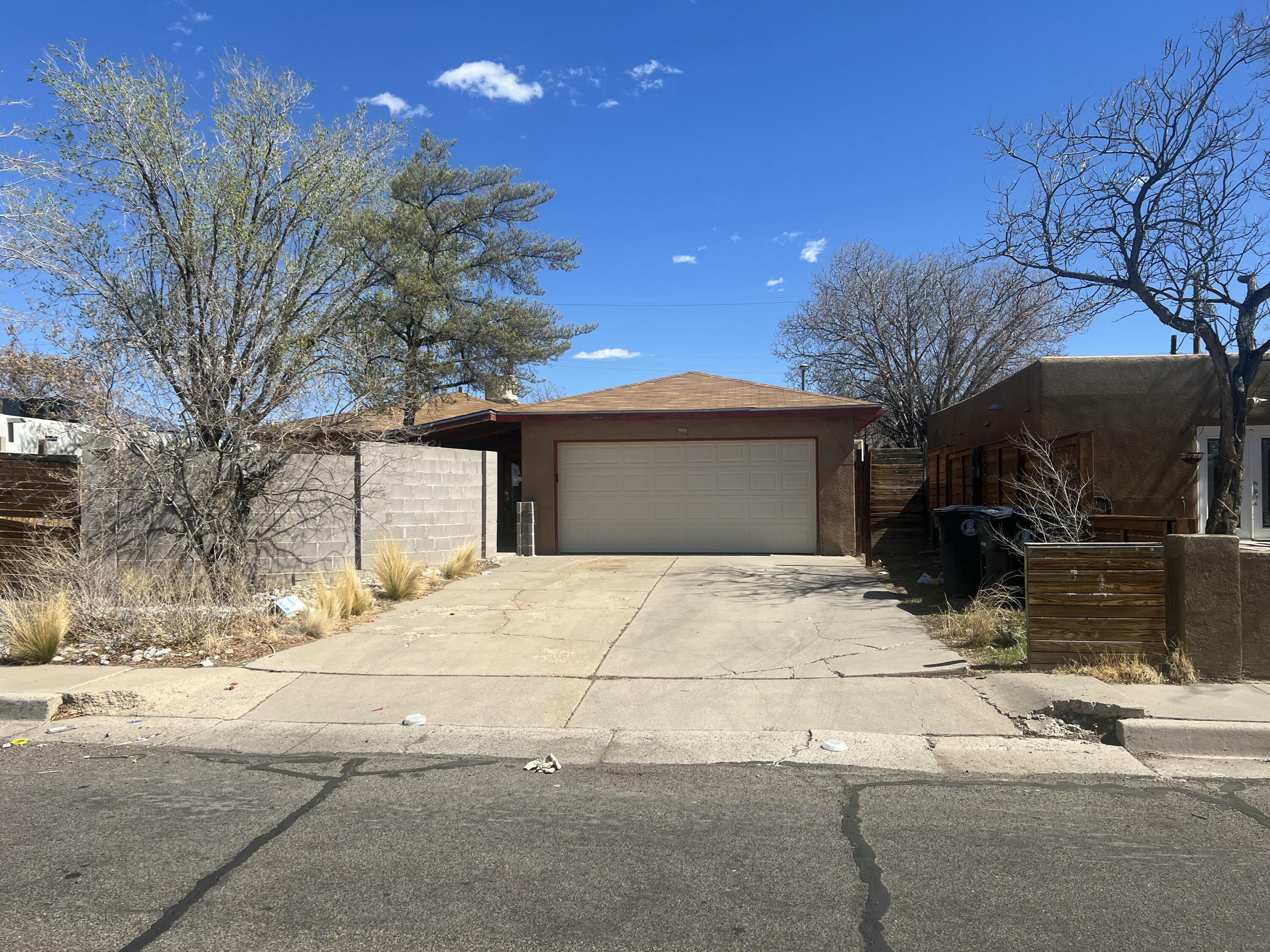 2420 CAGUA Drive, Albuquerque NM 87110