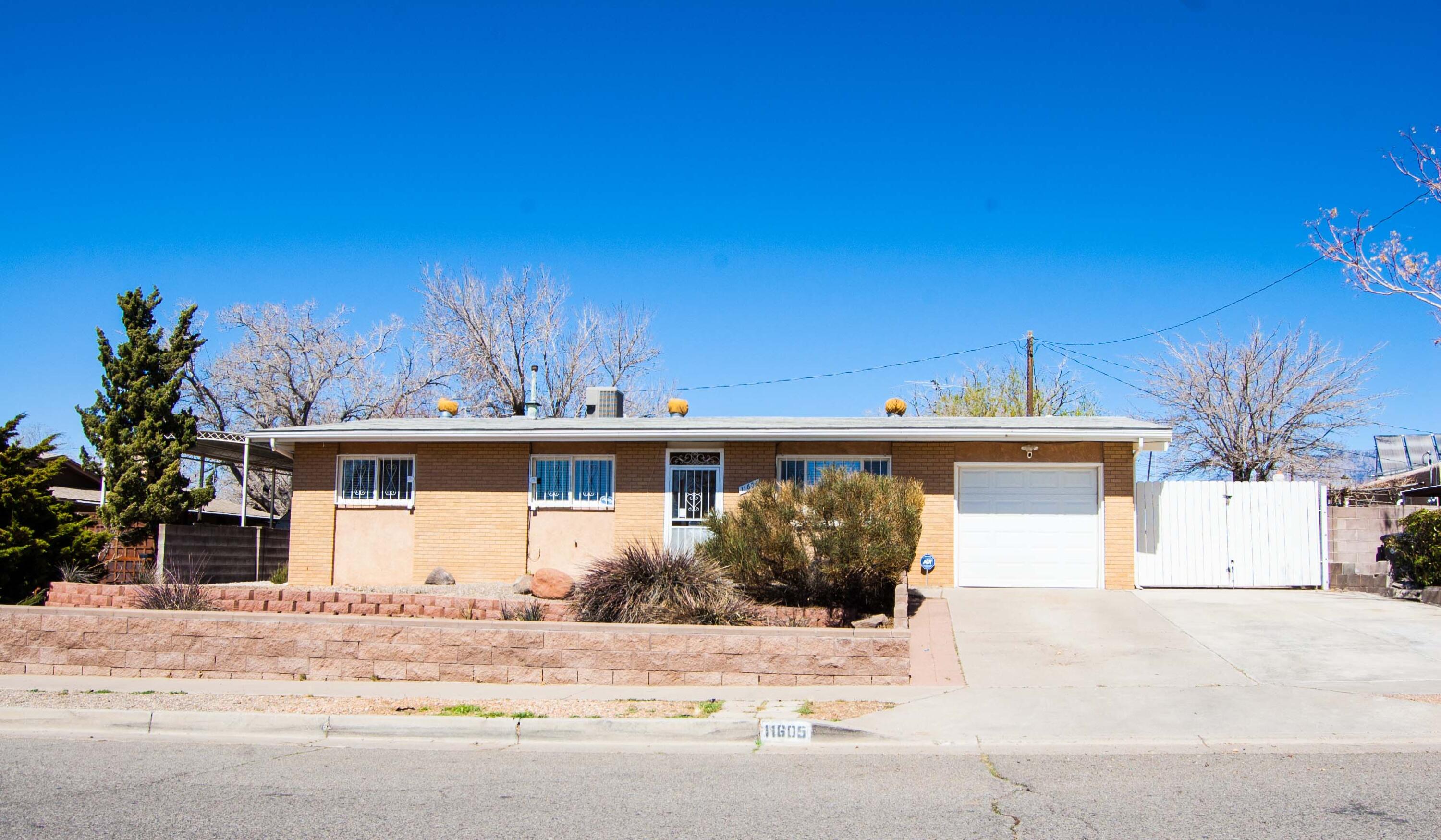 11605 COPPER Avenue, Albuquerque NM 87123