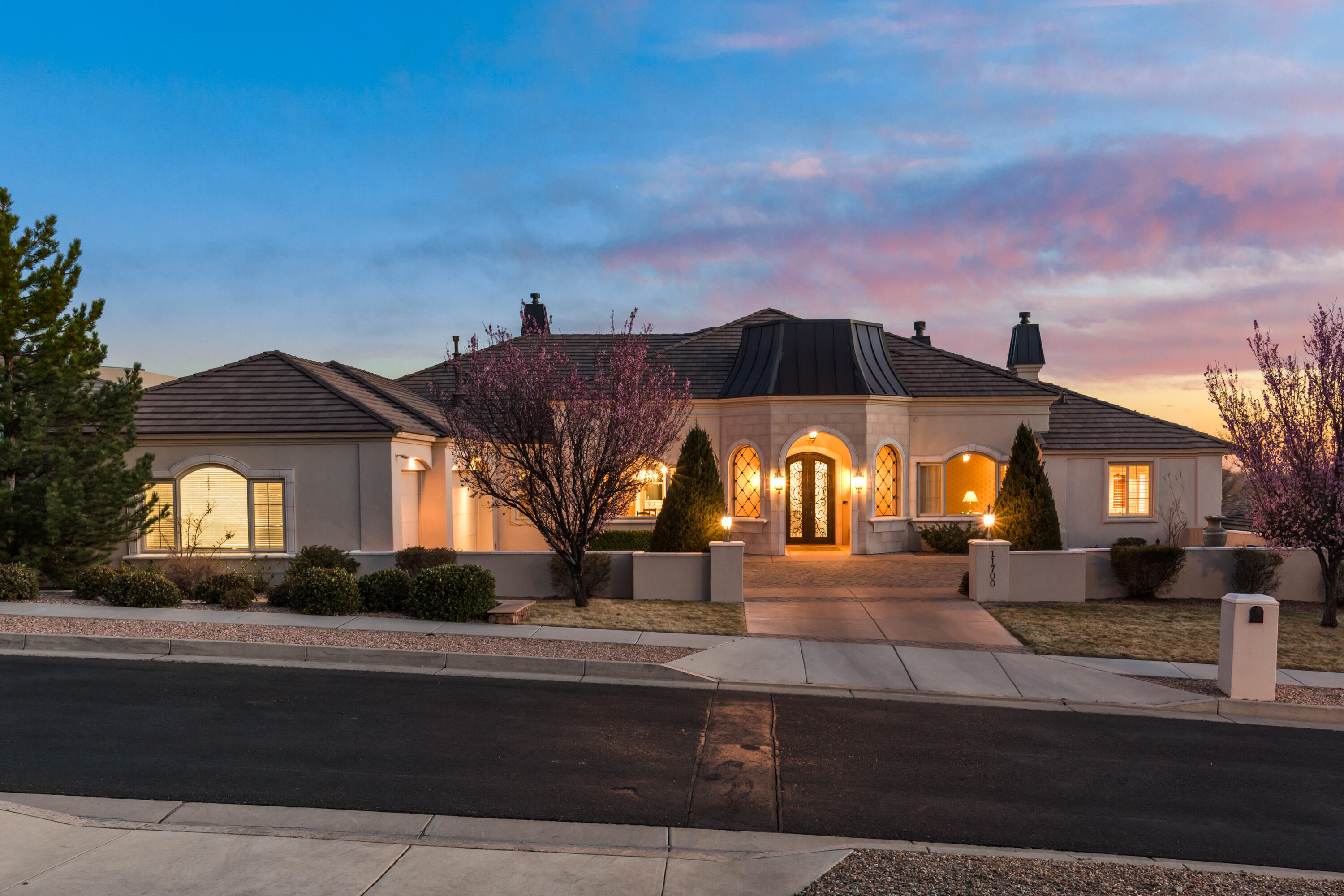 11700 BERINGER Avenue, Albuquerque NM 87122