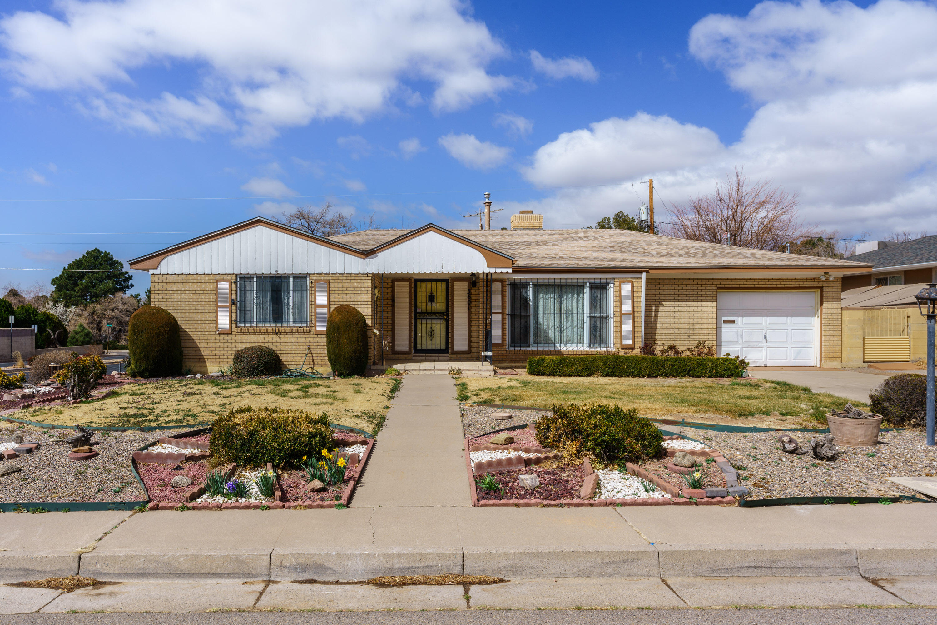3601 CALIFORNIA Street, Albuquerque NM 87110