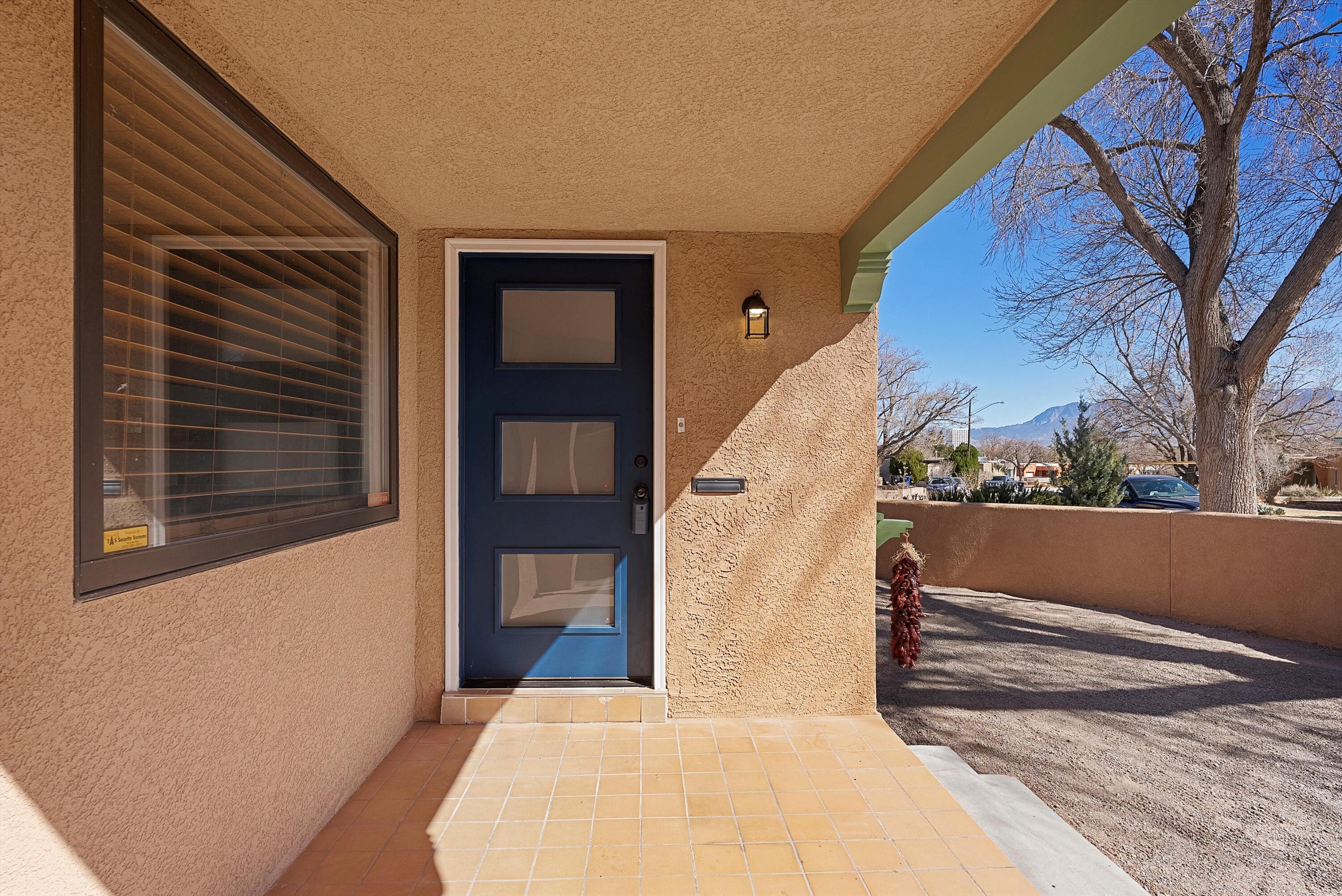 1041 JEFFERSON Street, Albuquerque NM 87108