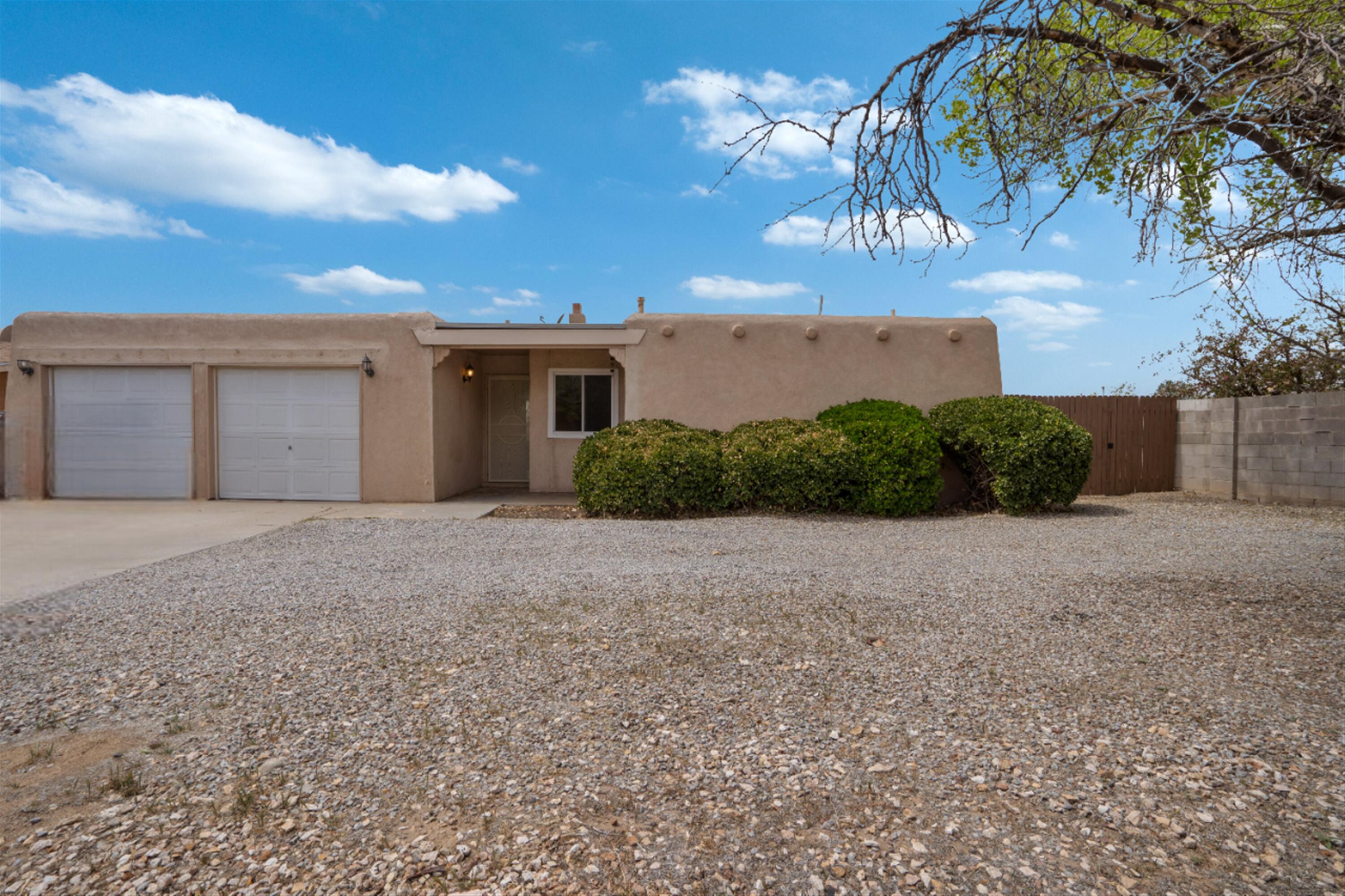 6505 MCKINNEY Drive, Albuquerque NM 87109