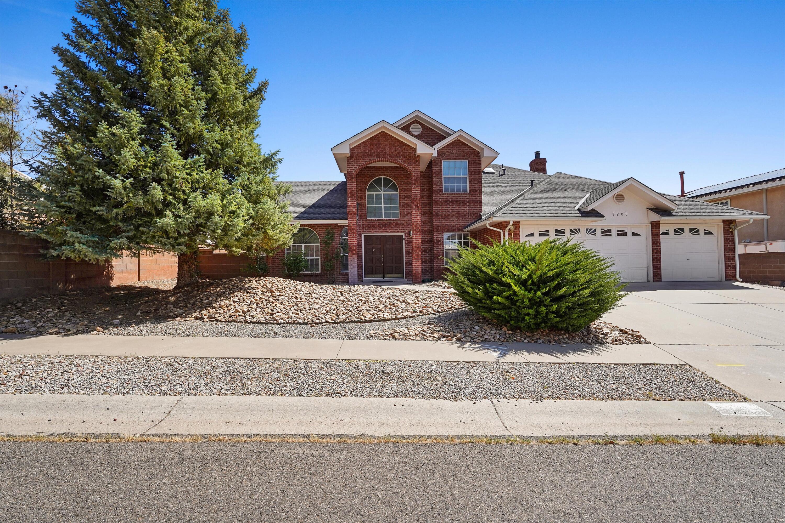 8200 CORONA Avenue, Albuquerque NM 87122