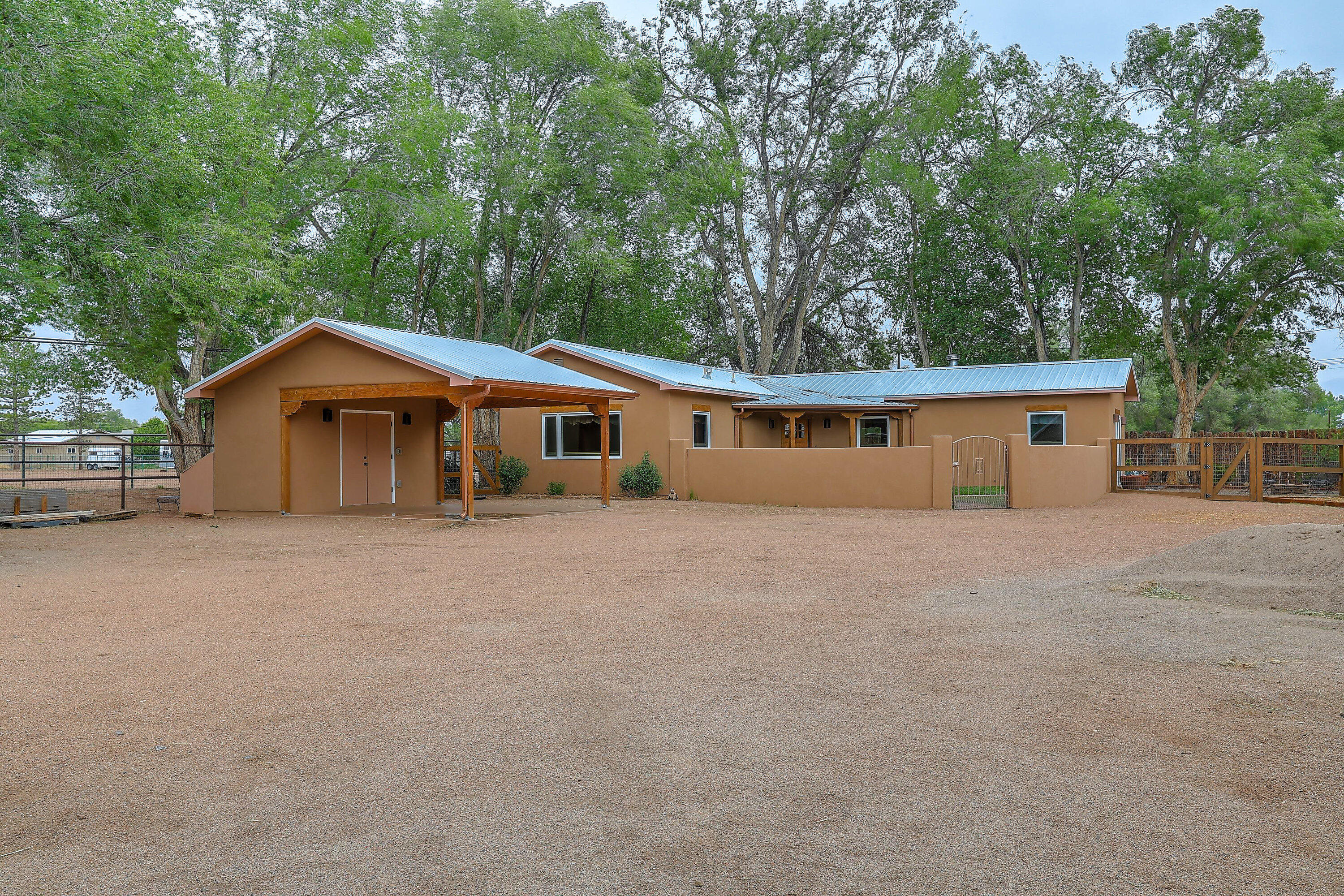 262 ENTRADA DE LOS MARTINEZ, Corrales NM 87048