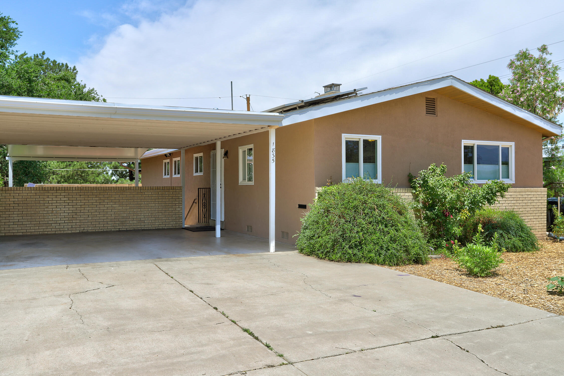 1835 SOLANO Drive, Albuquerque NM 87110
