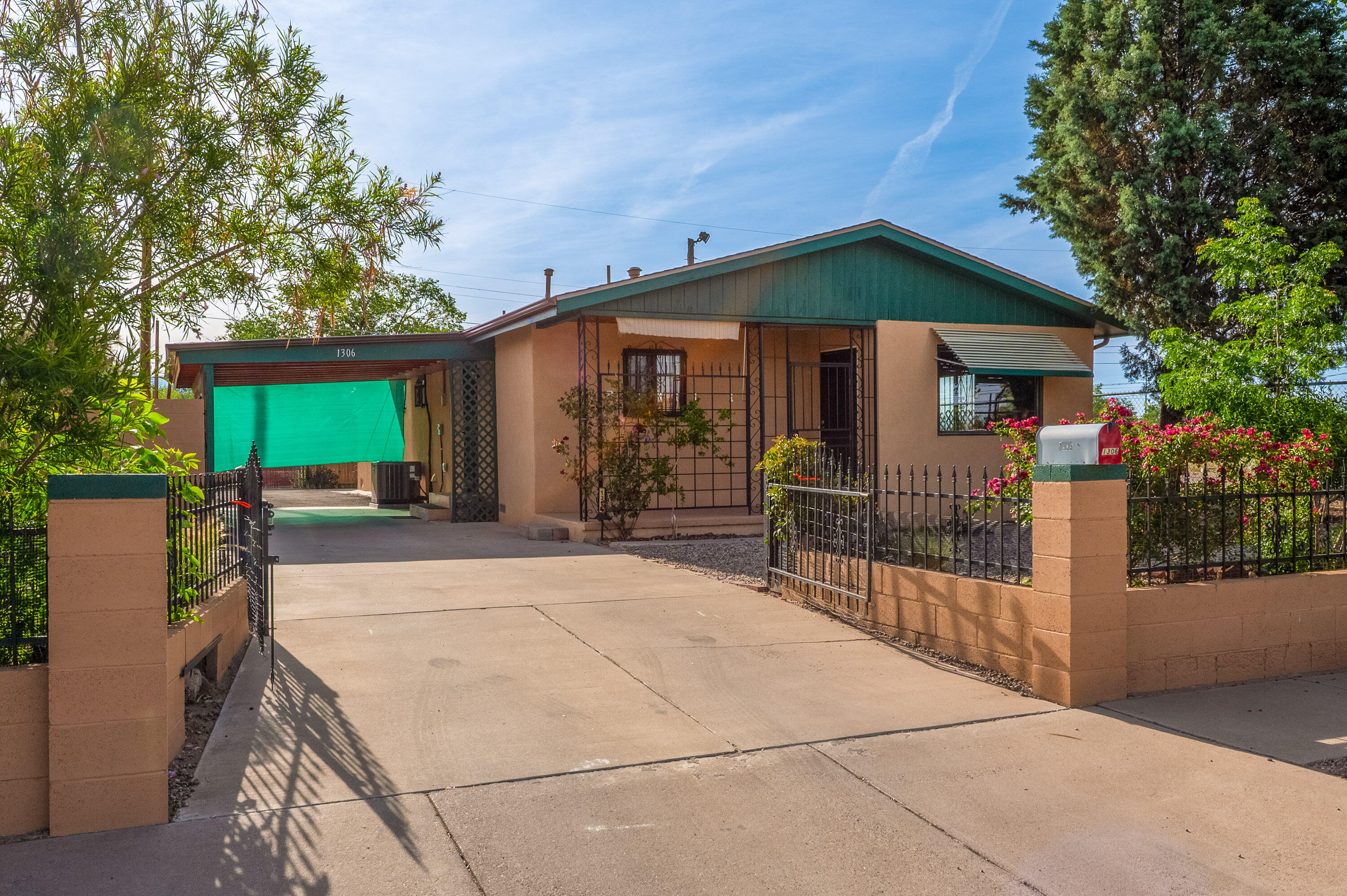 1306 SAN VENITO Road, Albuquerque NM 87104