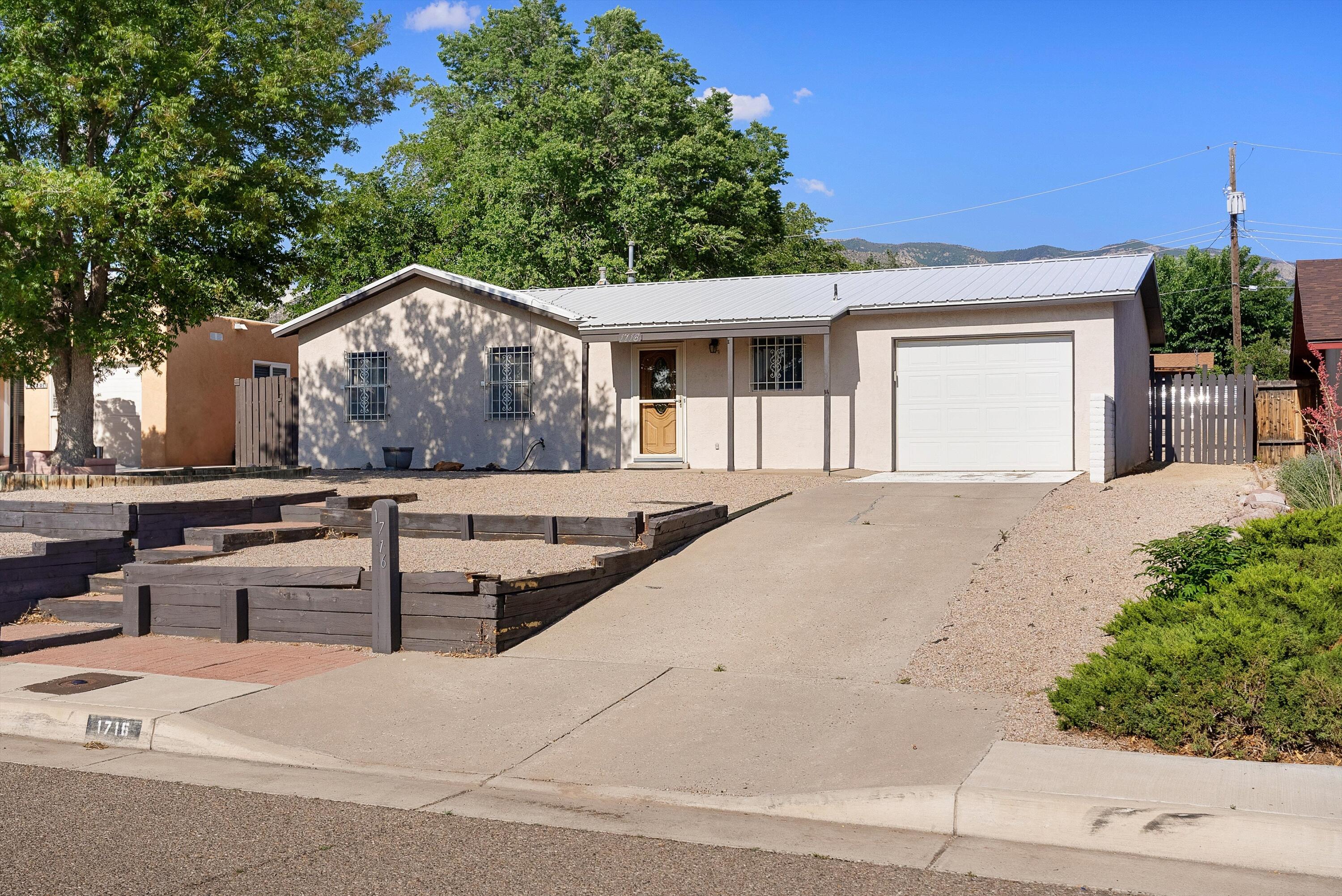 1716 ALGODONES Street, Albuquerque NM 87112