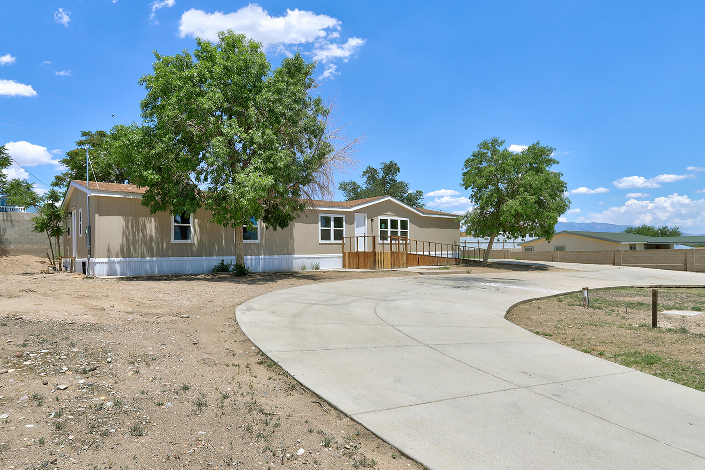 2823 EDUARDO Road, Albuquerque NM 87121
