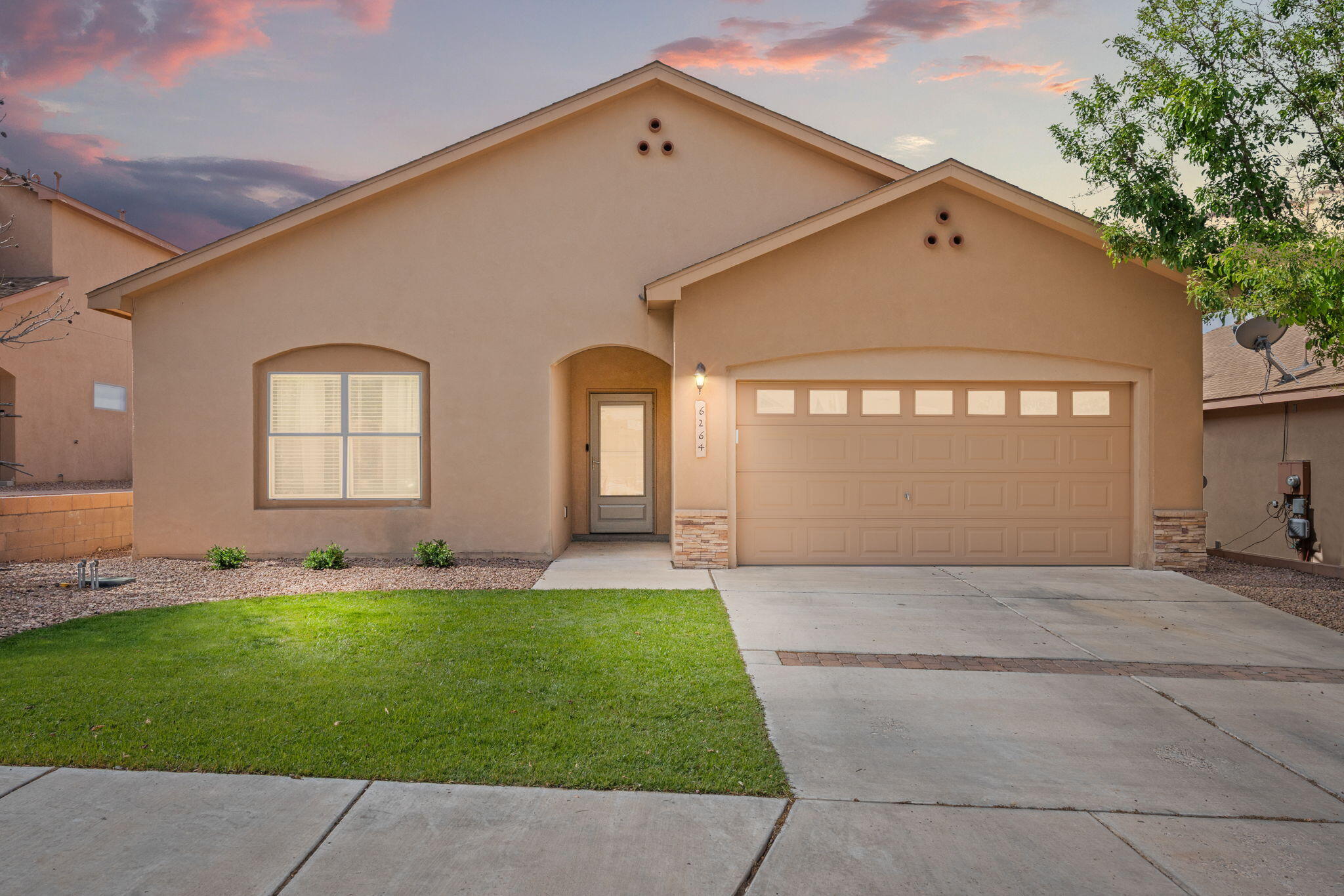6264 AZALEAS Road, Albuquerque NM 87114