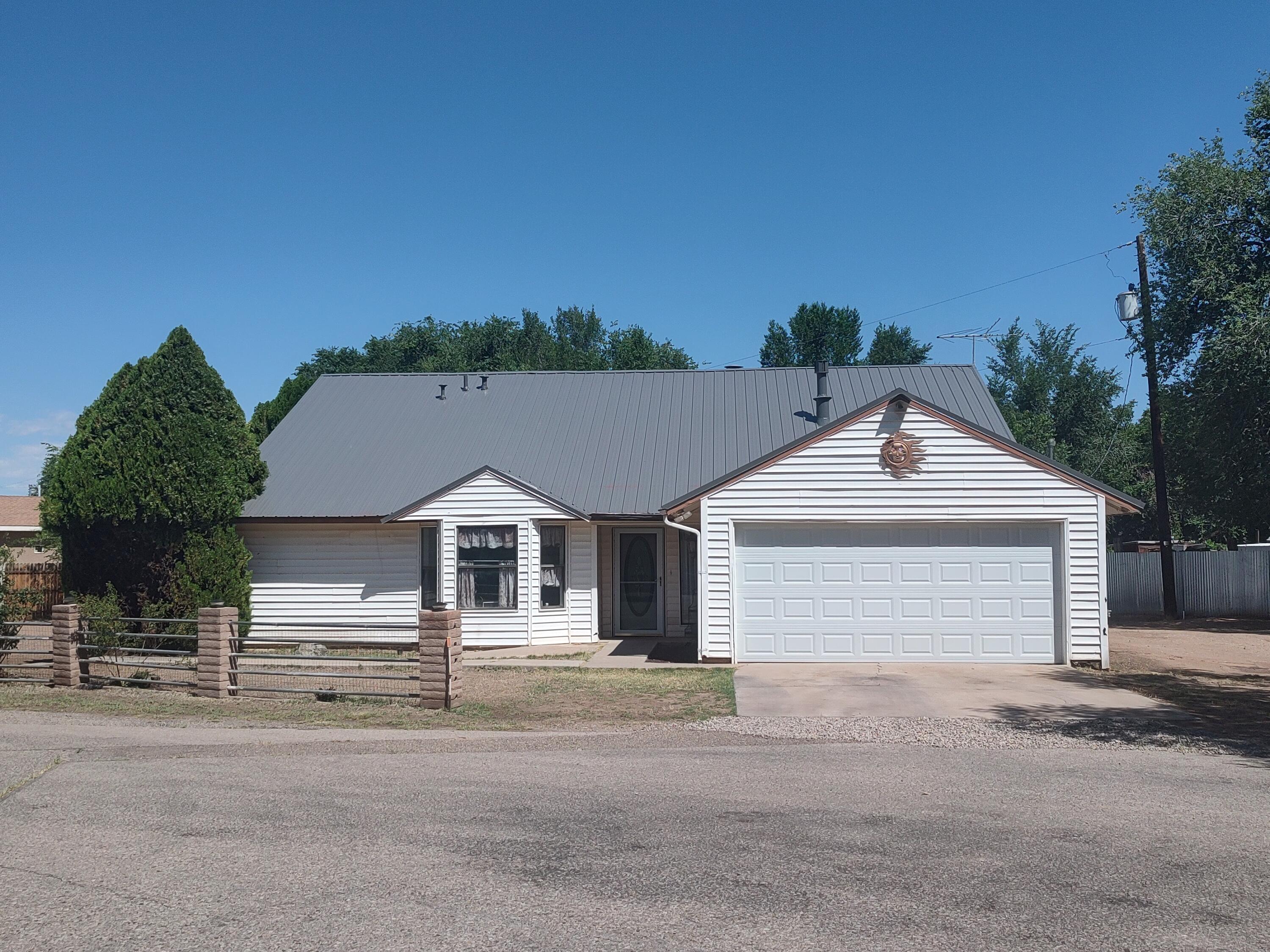 1511 Lundy Lane, Albuquerque NM 87105