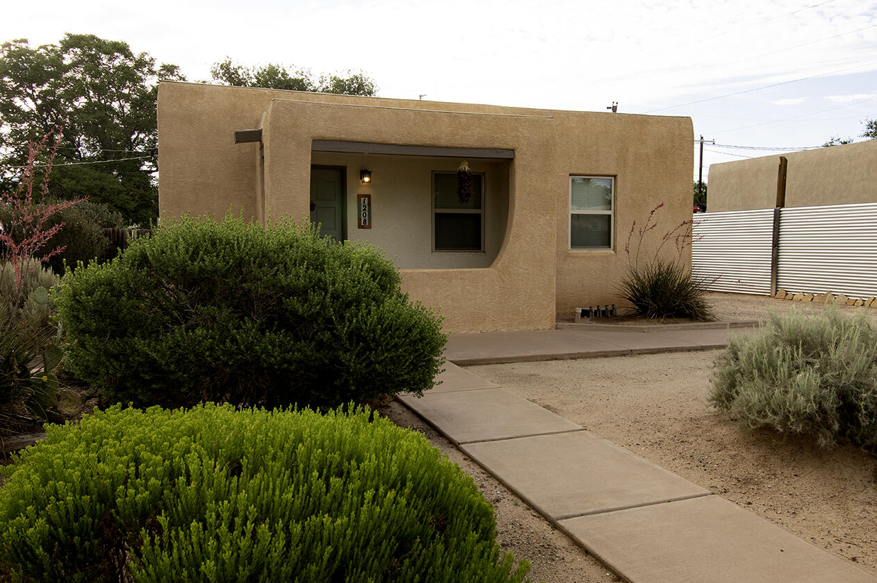 1208 VASSAR Drive, Albuquerque NM 87106