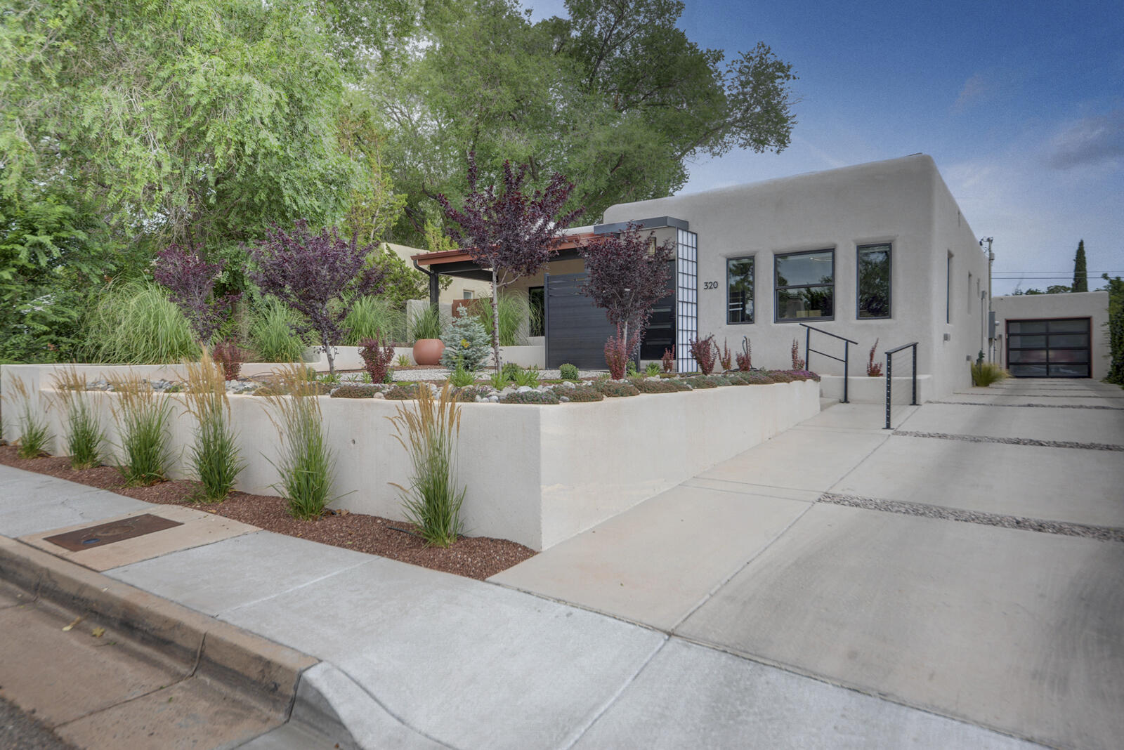 320 WELLESLEY Place, Albuquerque NM 87106