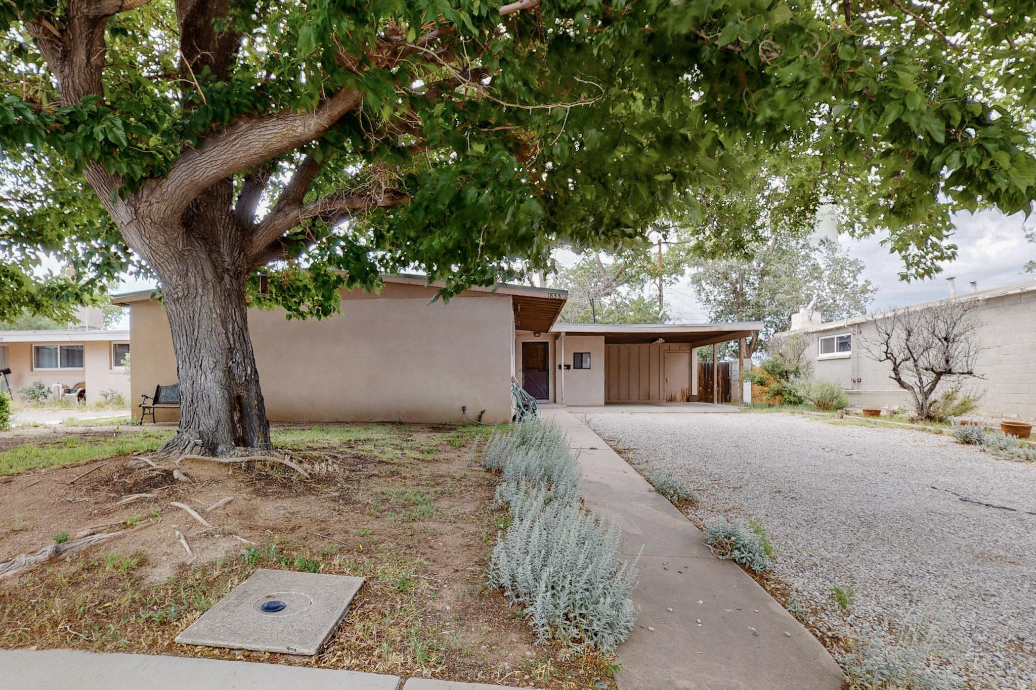 1833 ELIZABETH Street, Albuquerque NM 87112