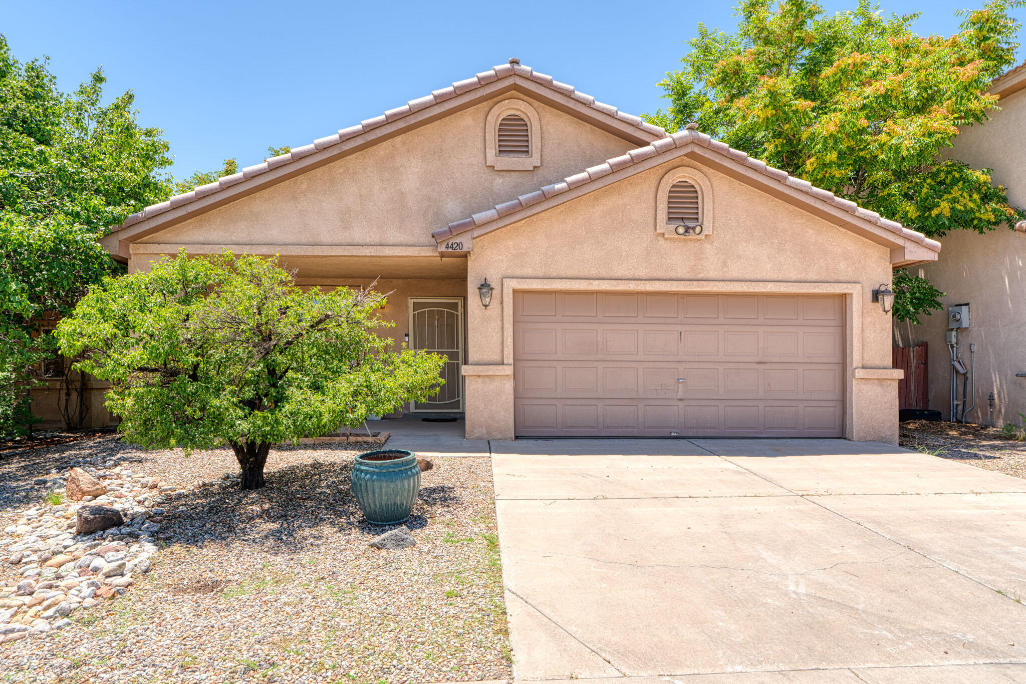 4420 LOREN Avenue, Albuquerque NM 87114