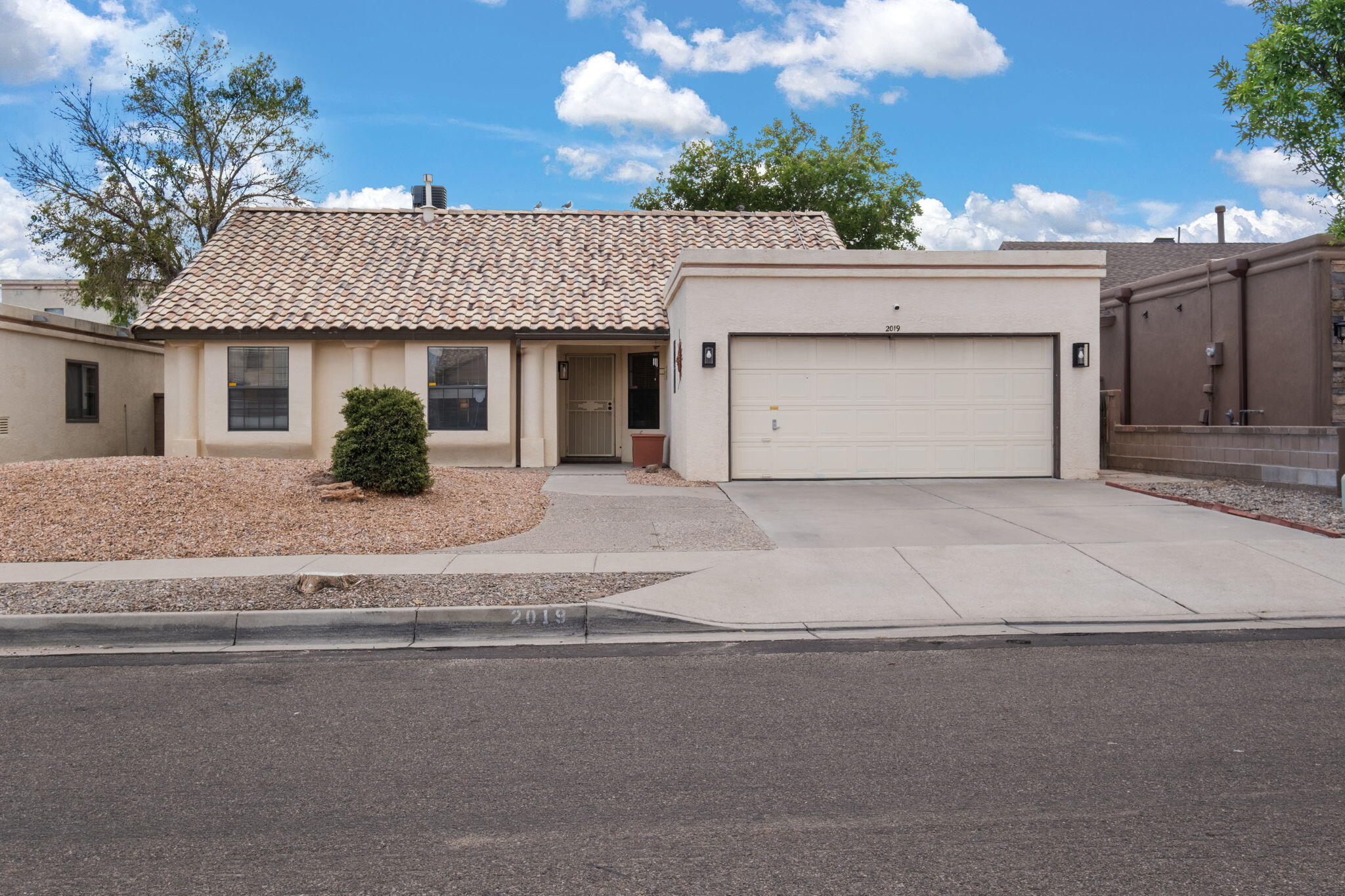 2019 LAKEWOOD Avenue, Albuquerque NM 87120