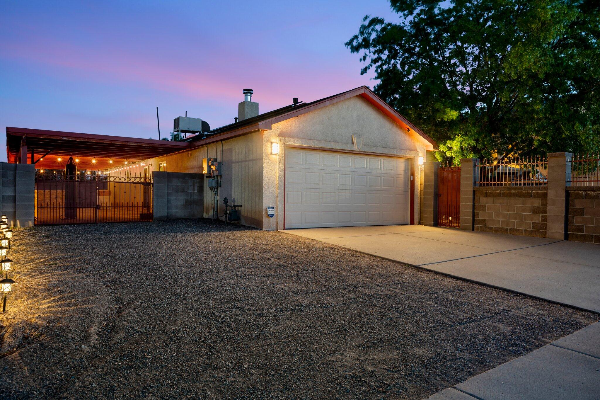9616 Eucariz Avenue, Albuquerque NM 87121