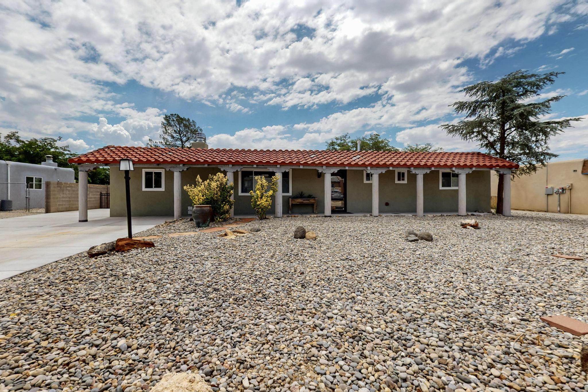 804 LA CASA DE PRASA Drive, Rio Rancho NM 87124