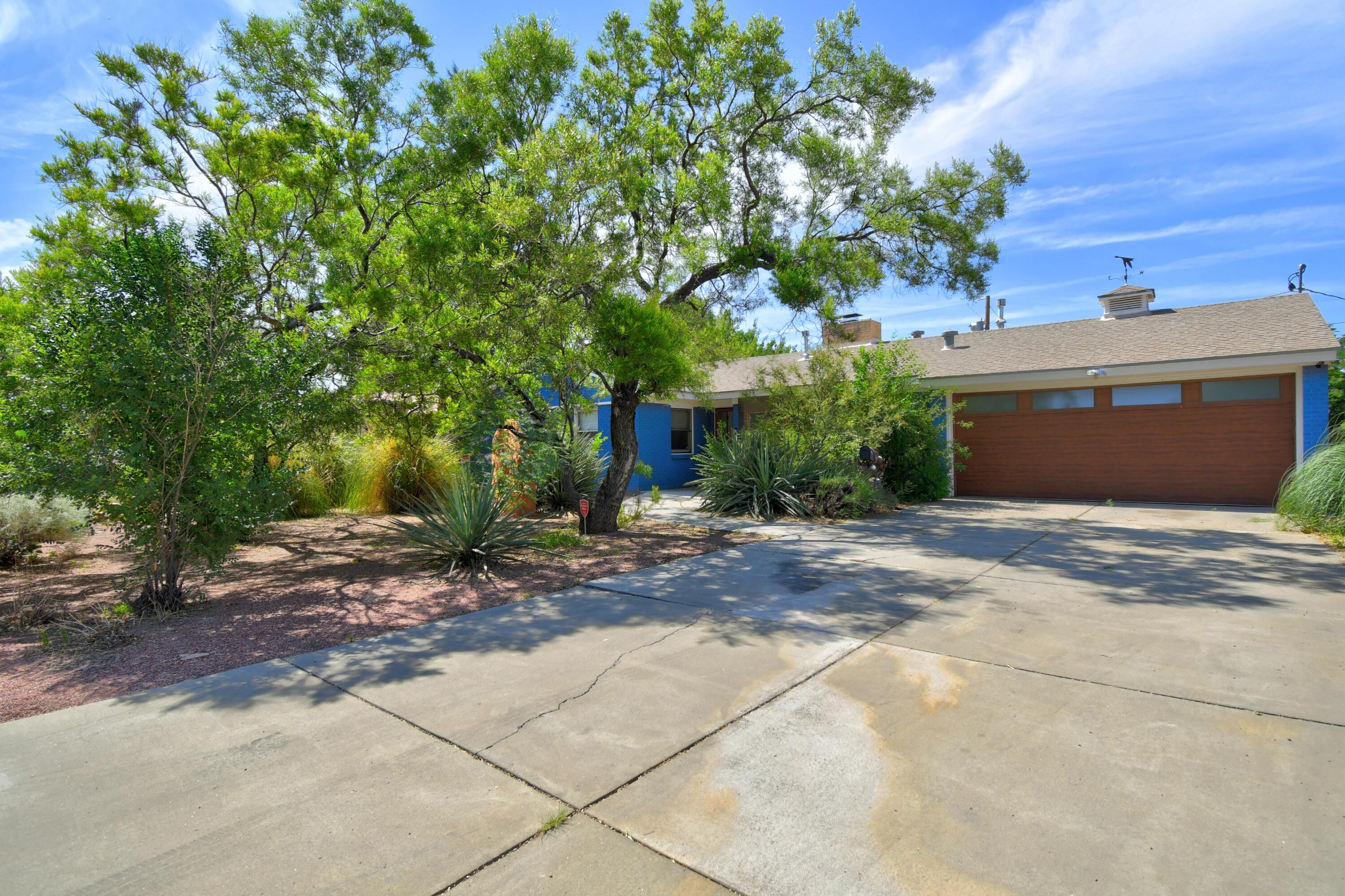 1724 CHACOMA Place, Albuquerque NM 87104