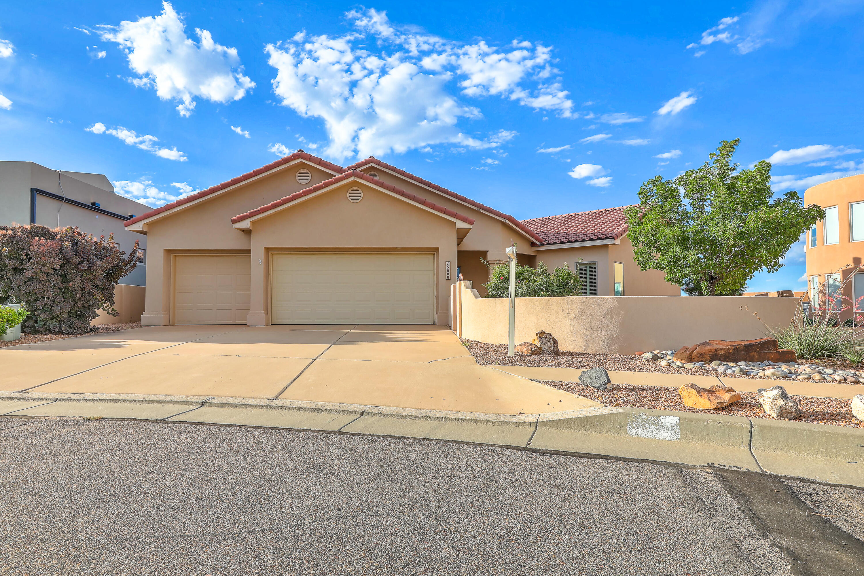 5009 MIDNIGHT VISTA Avenue, Albuquerque NM 87114