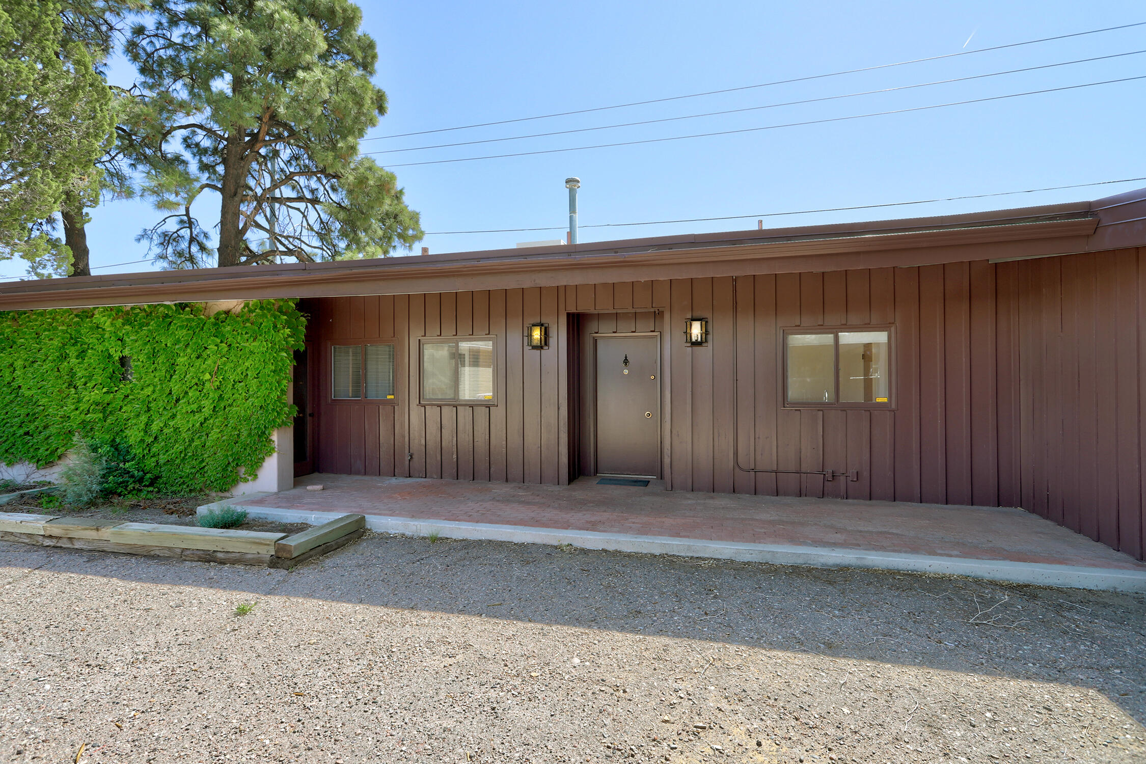 1616 SIGMA CHI Road, Albuquerque NM 87106