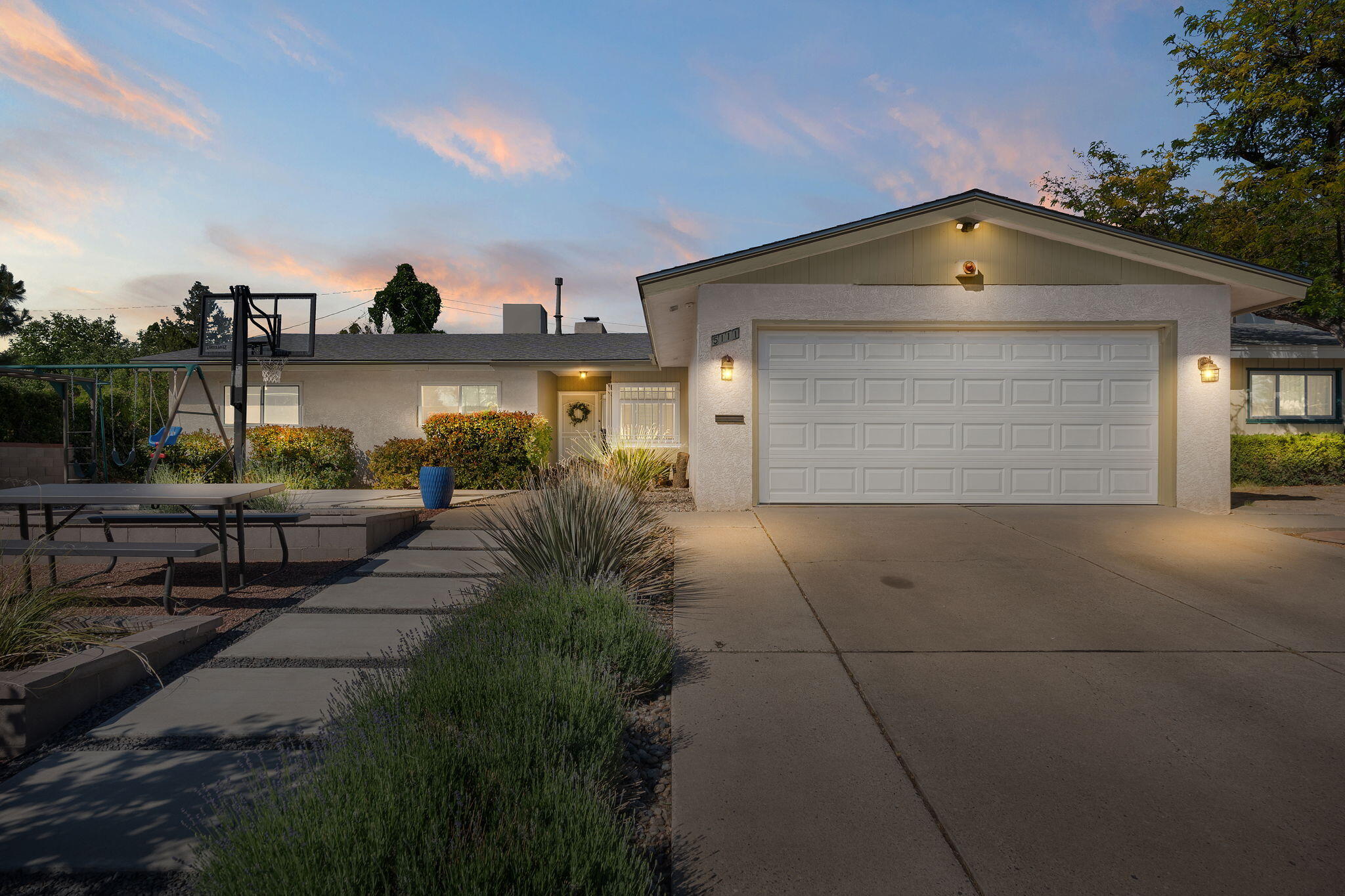 5111 Sunningdale Ave, Albuquerque NM 87110