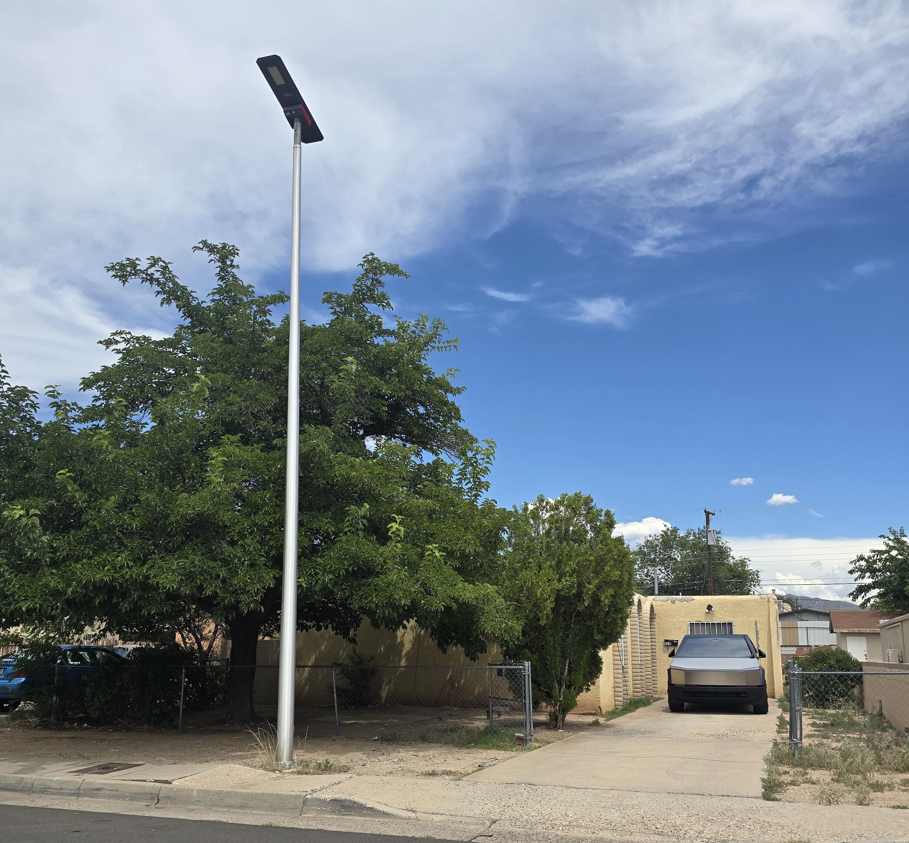 310 GROVE Street, Albuquerque NM 87108