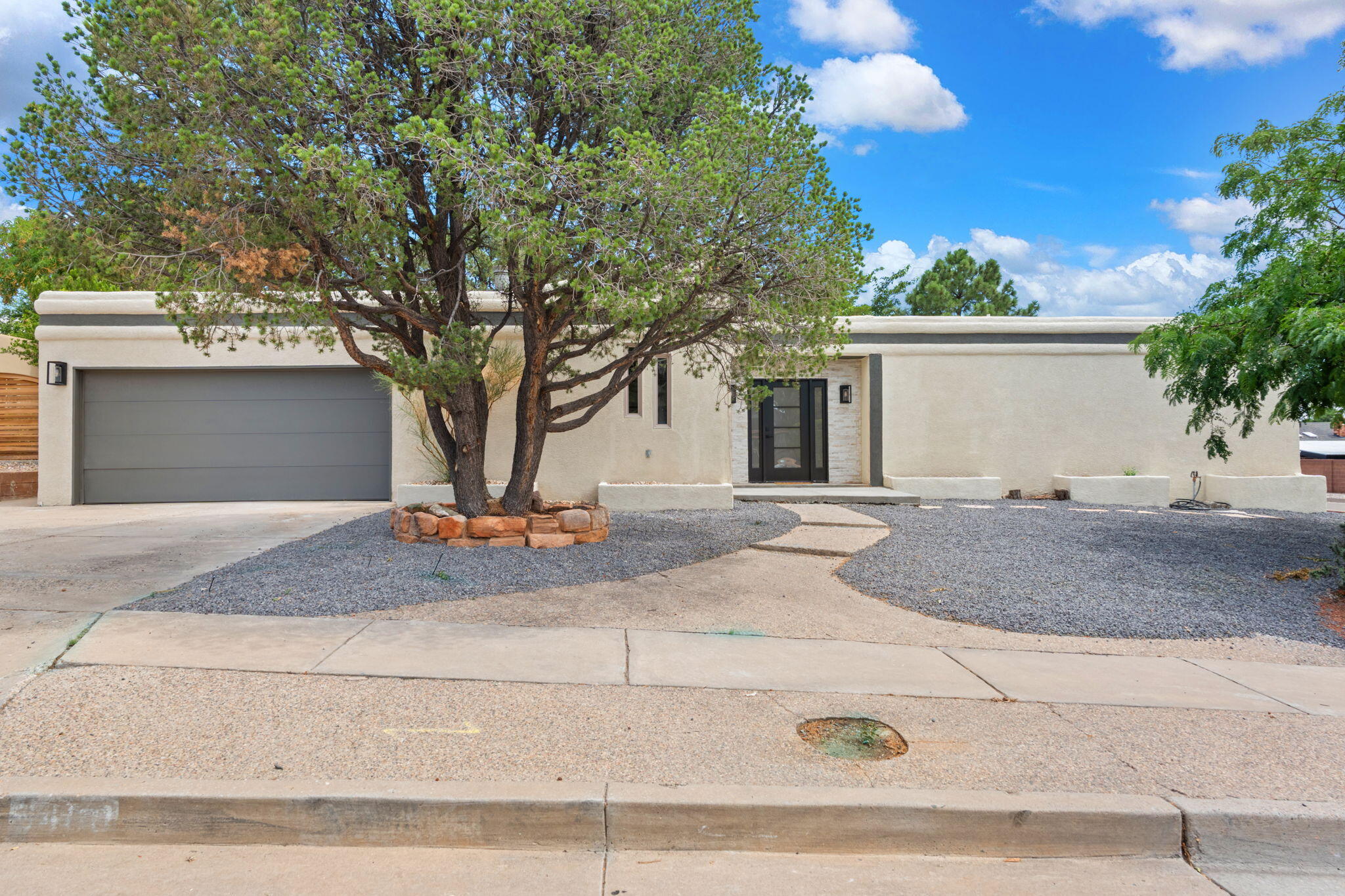 9400 ADMIRAL LOWELL Avenue, Albuquerque NM 87111